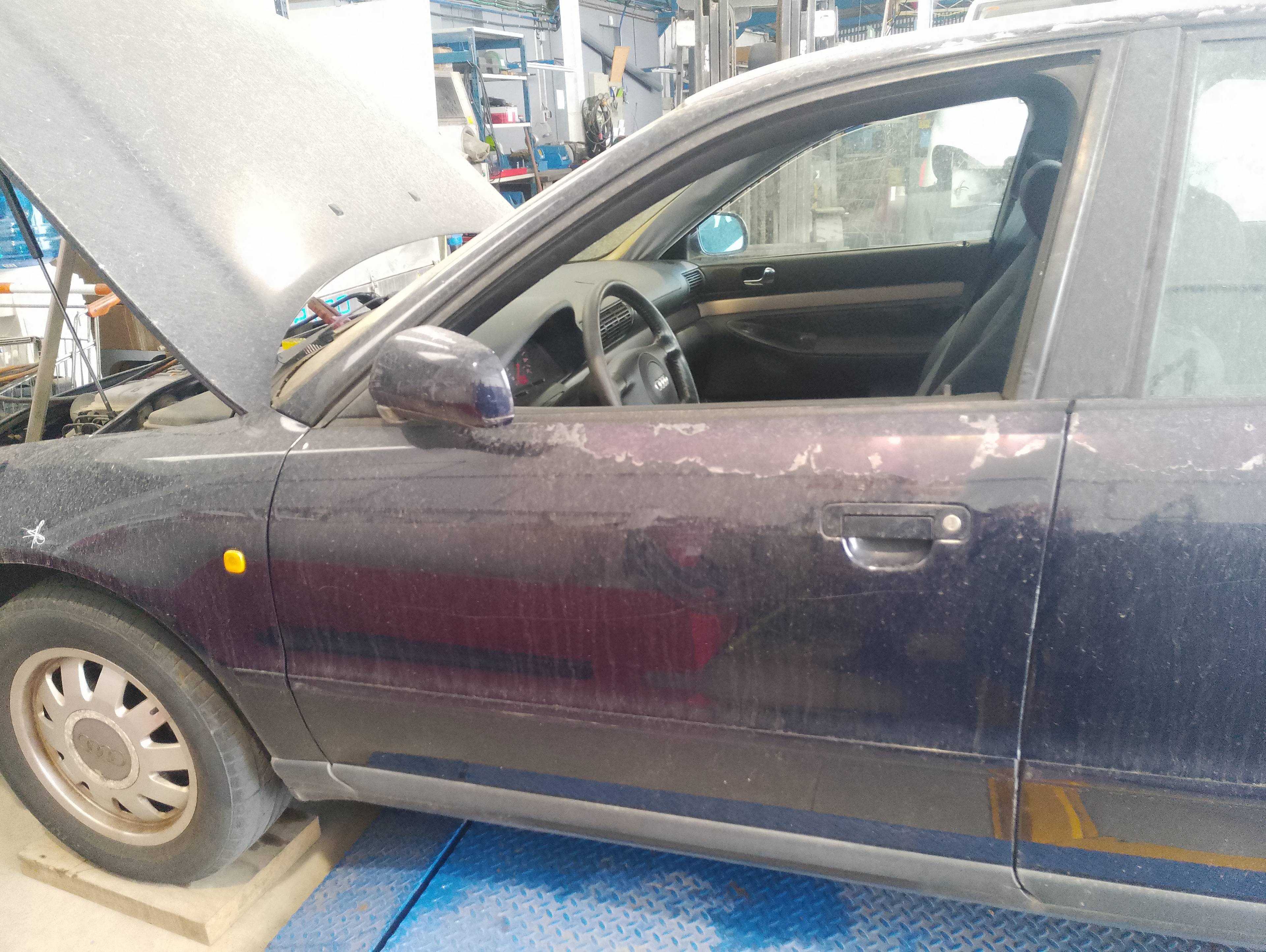 Recambio de puerta delantera izquierda para audi a4 berlina (b5) 1.8 referencia OEM IAM   