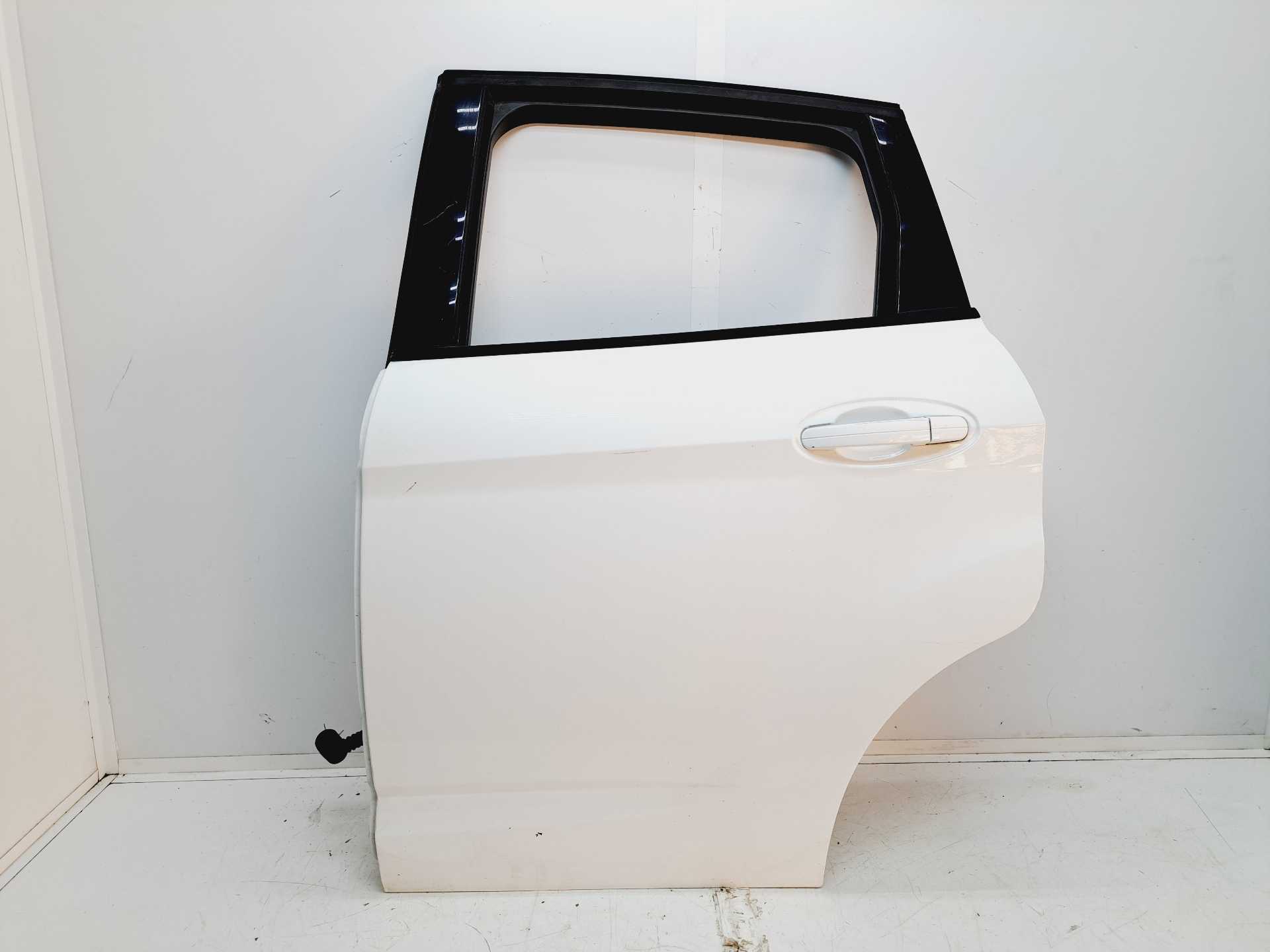 Recambio de puerta trasera izquierda para ford c-max titanium referencia OEM IAM   