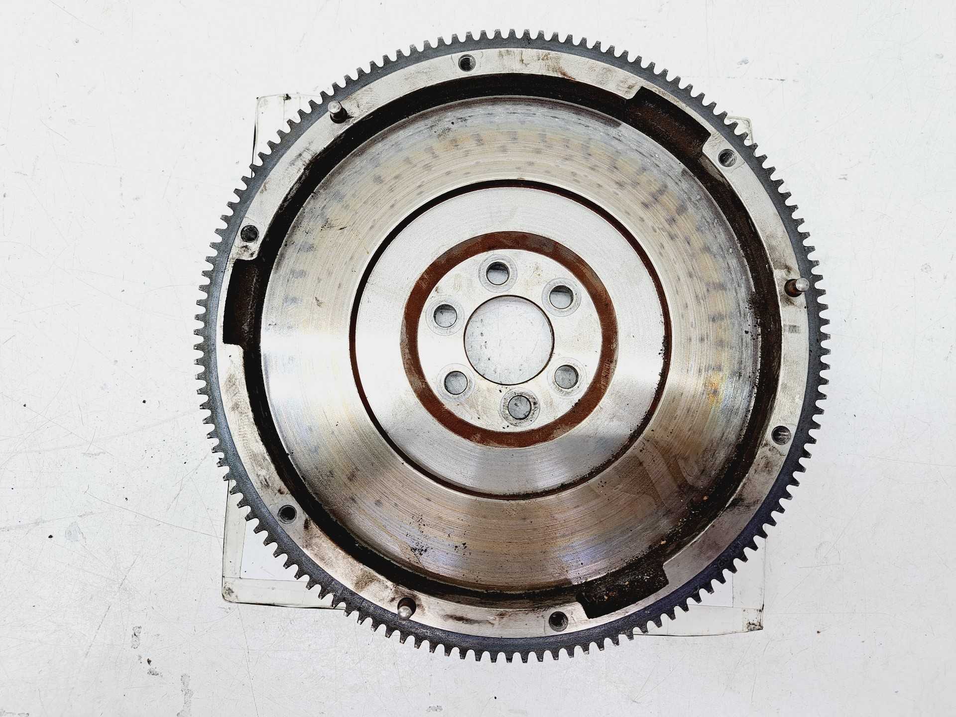 Recambio de volante motor para volkswagen golf v berlina (1k1) gt referencia OEM IAM 03C105273B  