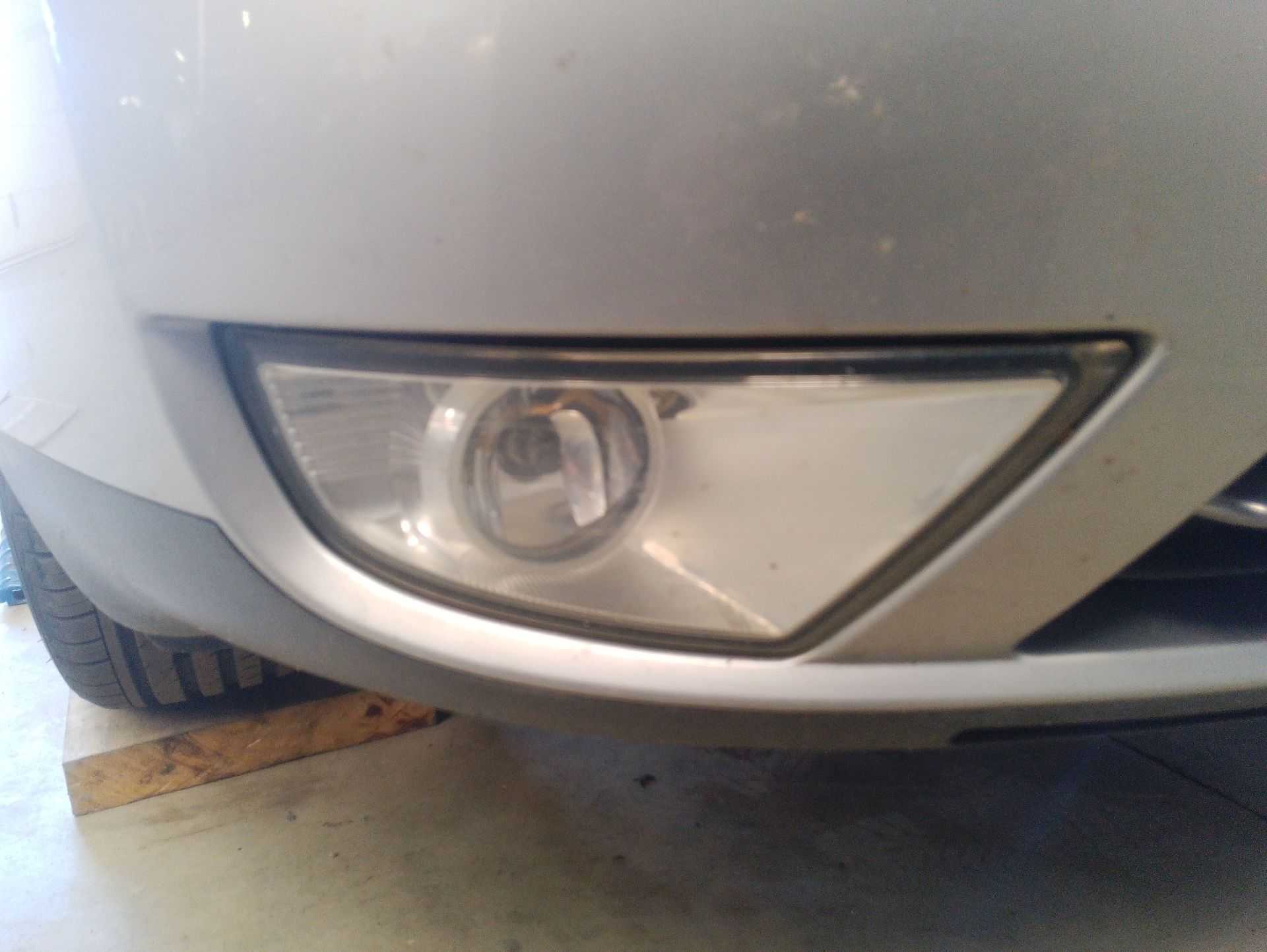 Recambio de faro antiniebla derecho para ford mondeo iii (b5y) 2.0 tdci referencia OEM IAM   