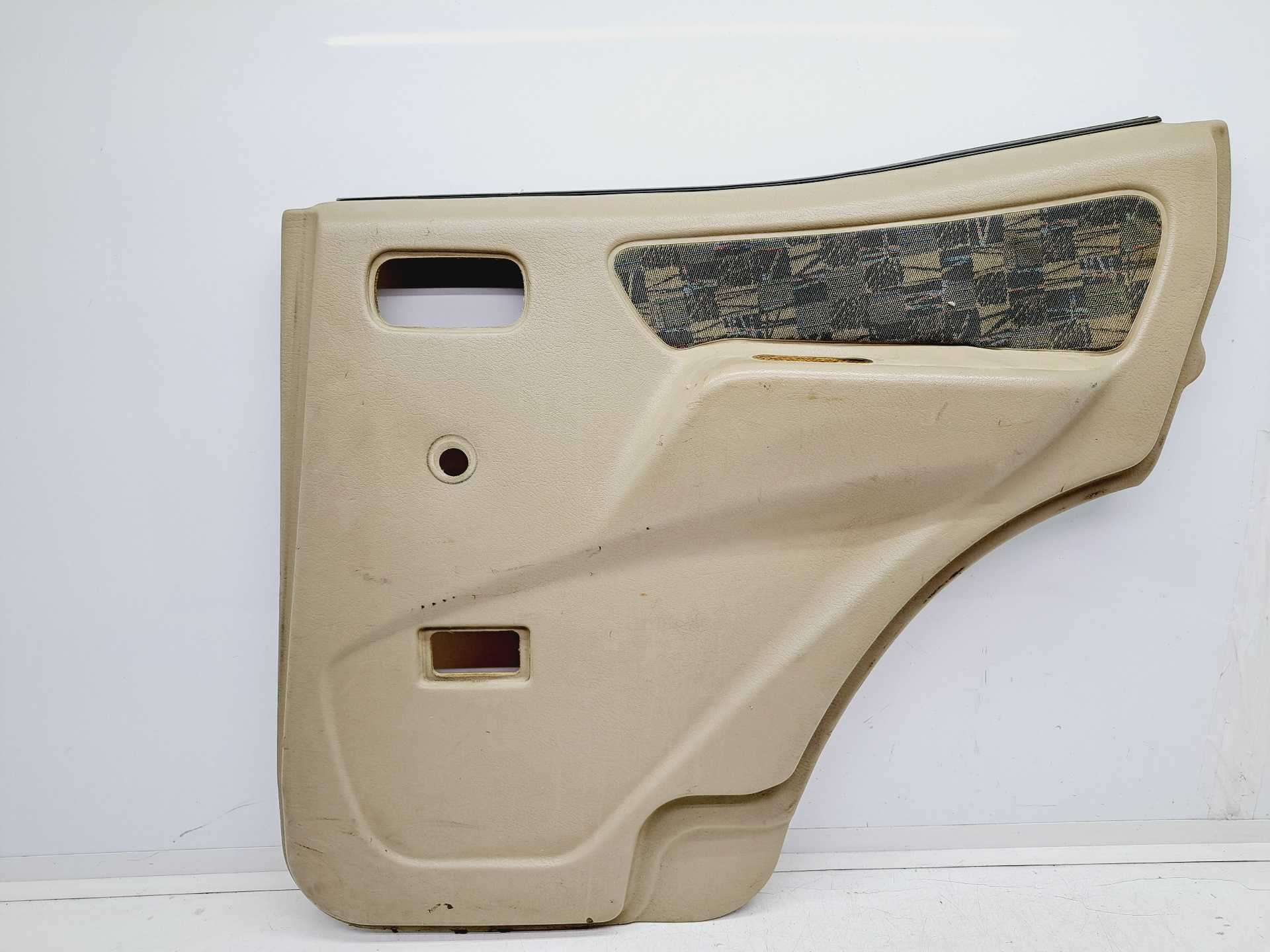 Recambio de guarnecido puerta trasera derecha para nissan terrano/terrano.ii (r20) aventura referencia OEM IAM 829000X900  