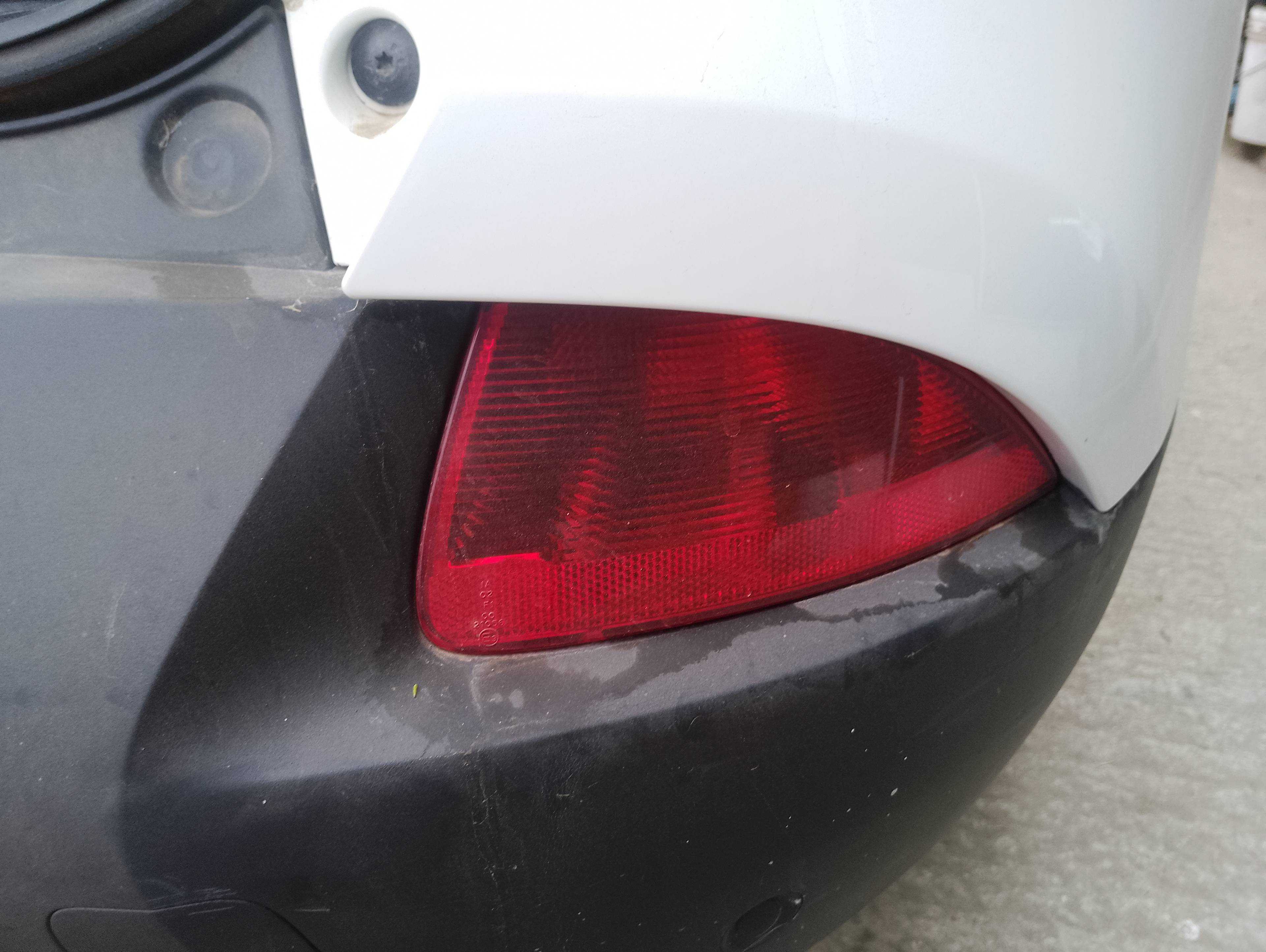 Recambio de faro antiniebla trasero derecho para renault kadjar bose edition referencia OEM IAM   