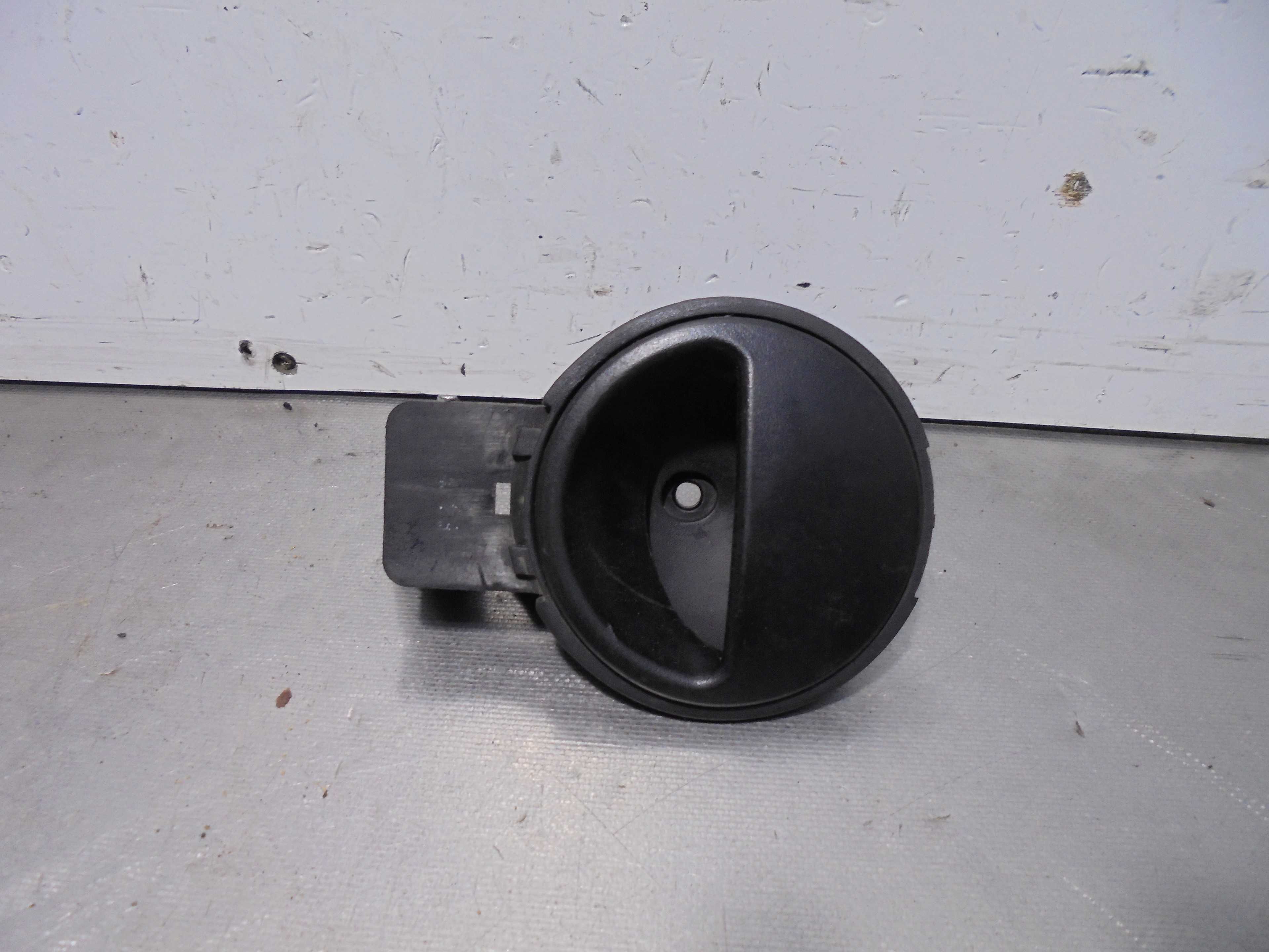 Recambio de maneta interior delantera derecha para daewoo kalos 1.2 se referencia OEM IAM 96541649  