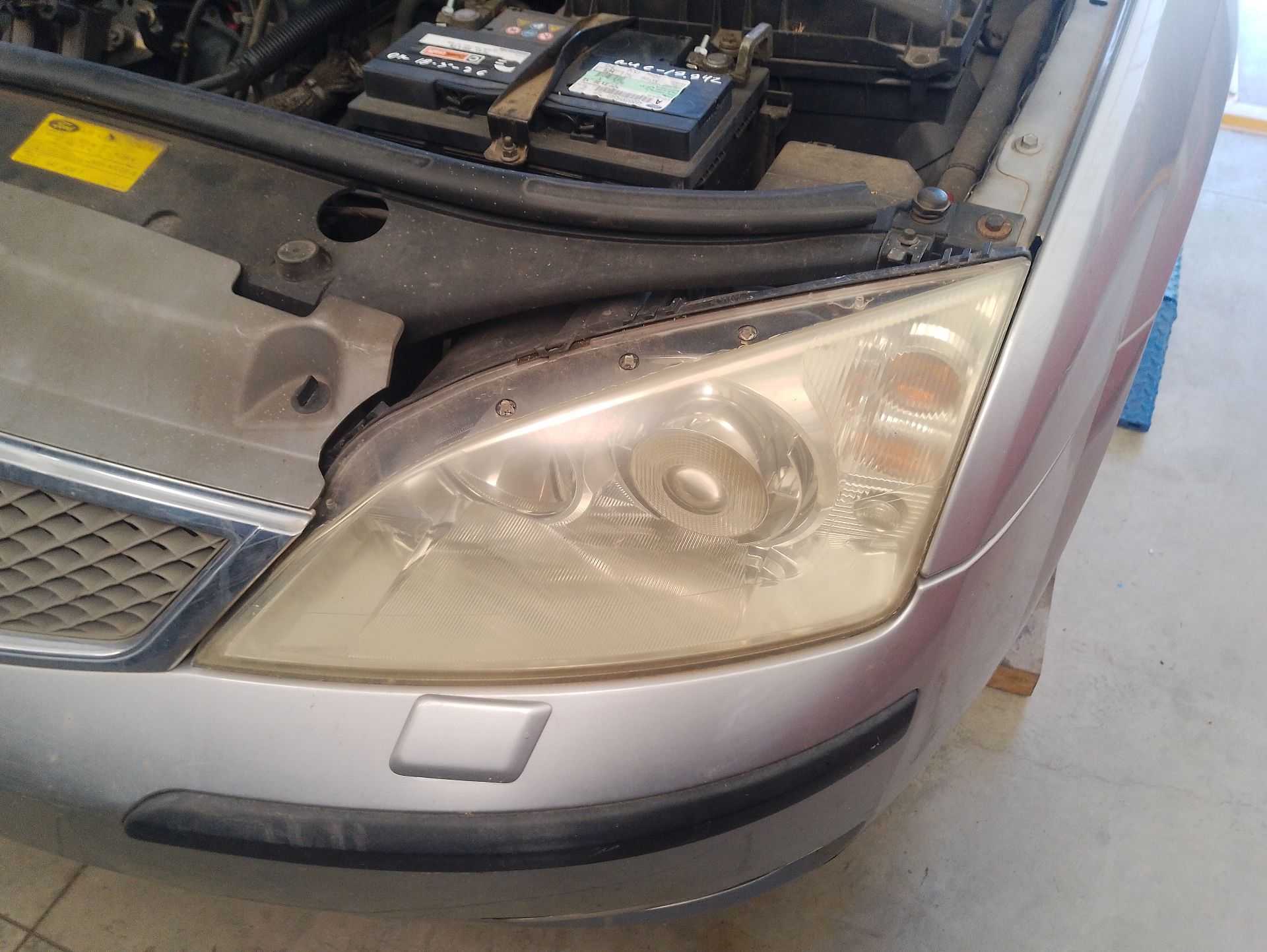 Recambio de faro izquierdo para ford mondeo iii (b5y) 2.0 tdci referencia OEM IAM   