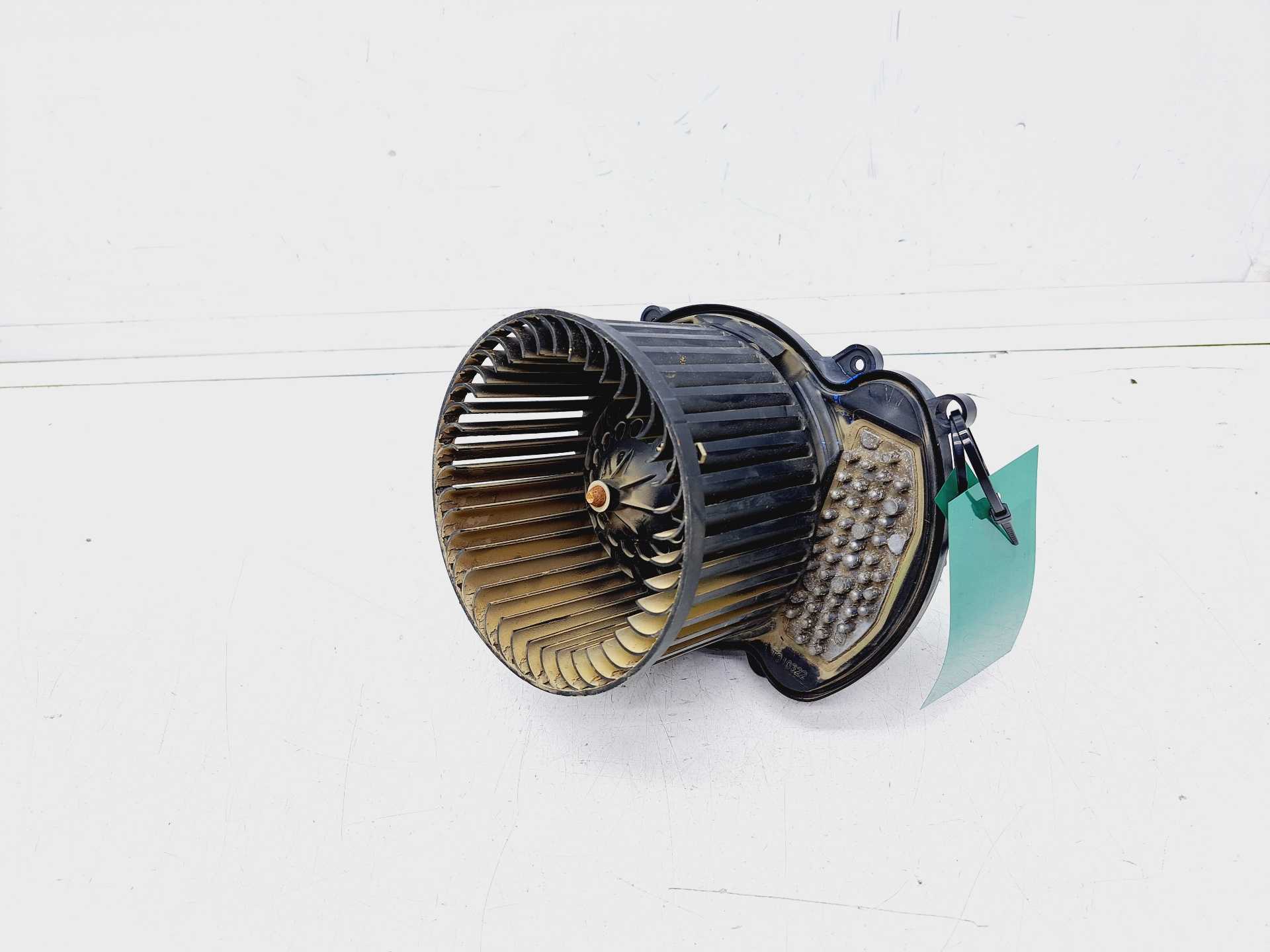 Recambio de motor calefaccion para renault kadjar bose edition referencia OEM IAM T911738 T954061B 272109954R