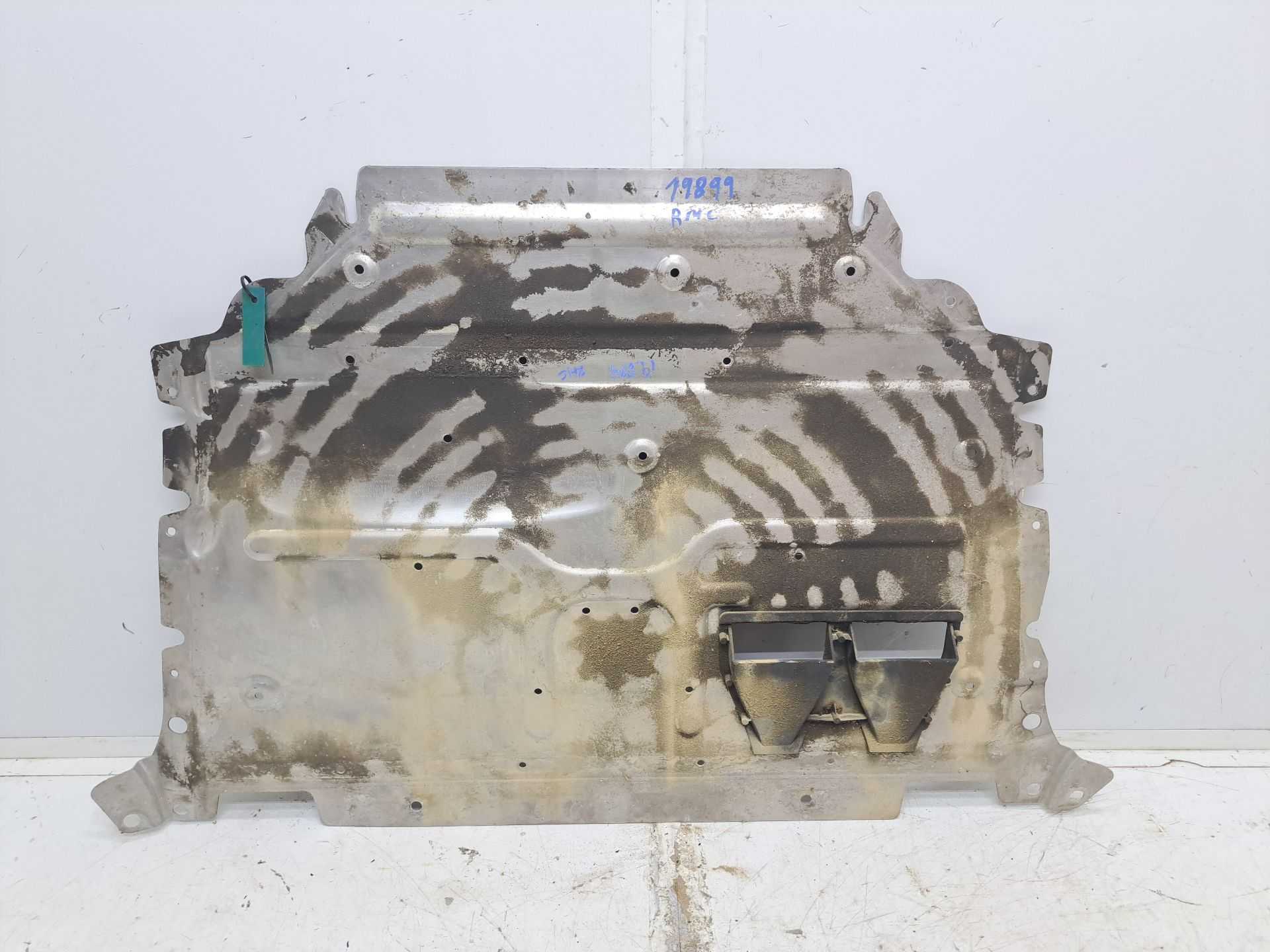 Recambio de cubrecarter para audi a3 cabriolet (8p) ambition referencia OEM IAM 8p7825112a  