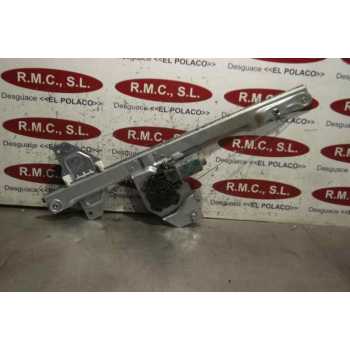 ELEVALUNAS DELANTERO DERECHO 402104B 