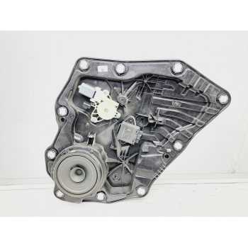 ELEVALUNAS TRASERO DERECHO L1TBS27000CB 