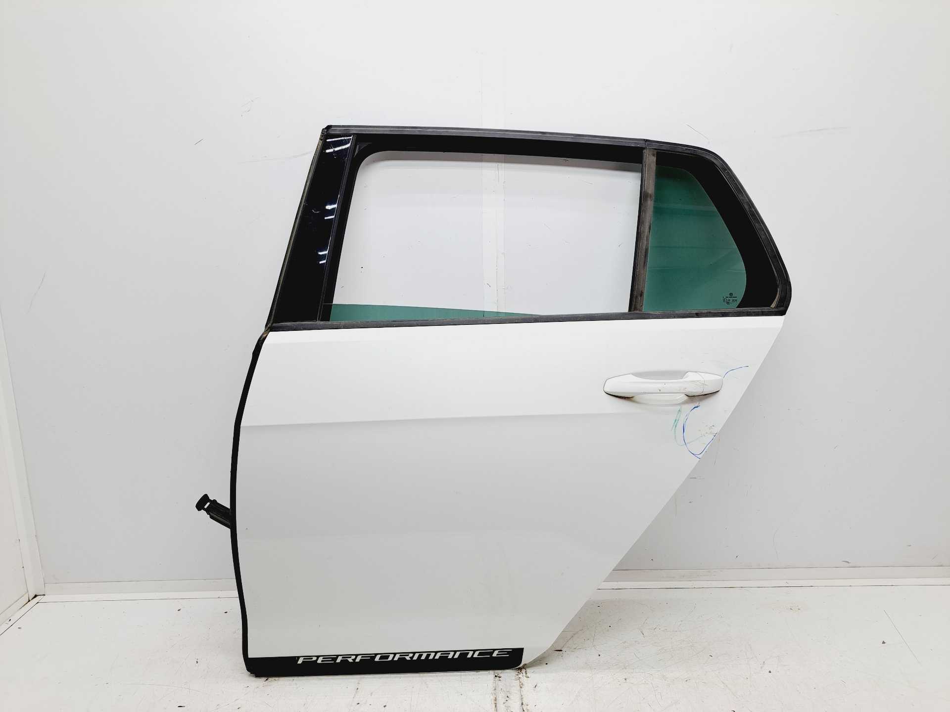 Recambio de puerta trasera izquierda para volkswagen golf vii lim. 2.0 tsi referencia OEM IAM 5G4833055  
