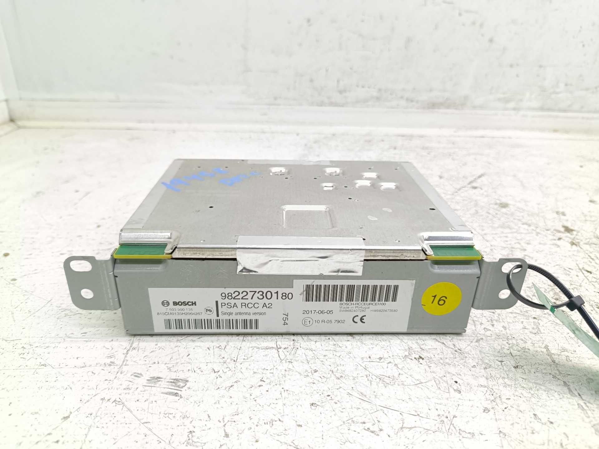 Recambio de sistema audio / radio cd para peugeot 208 style referencia OEM IAM 9822730180 7503900135 