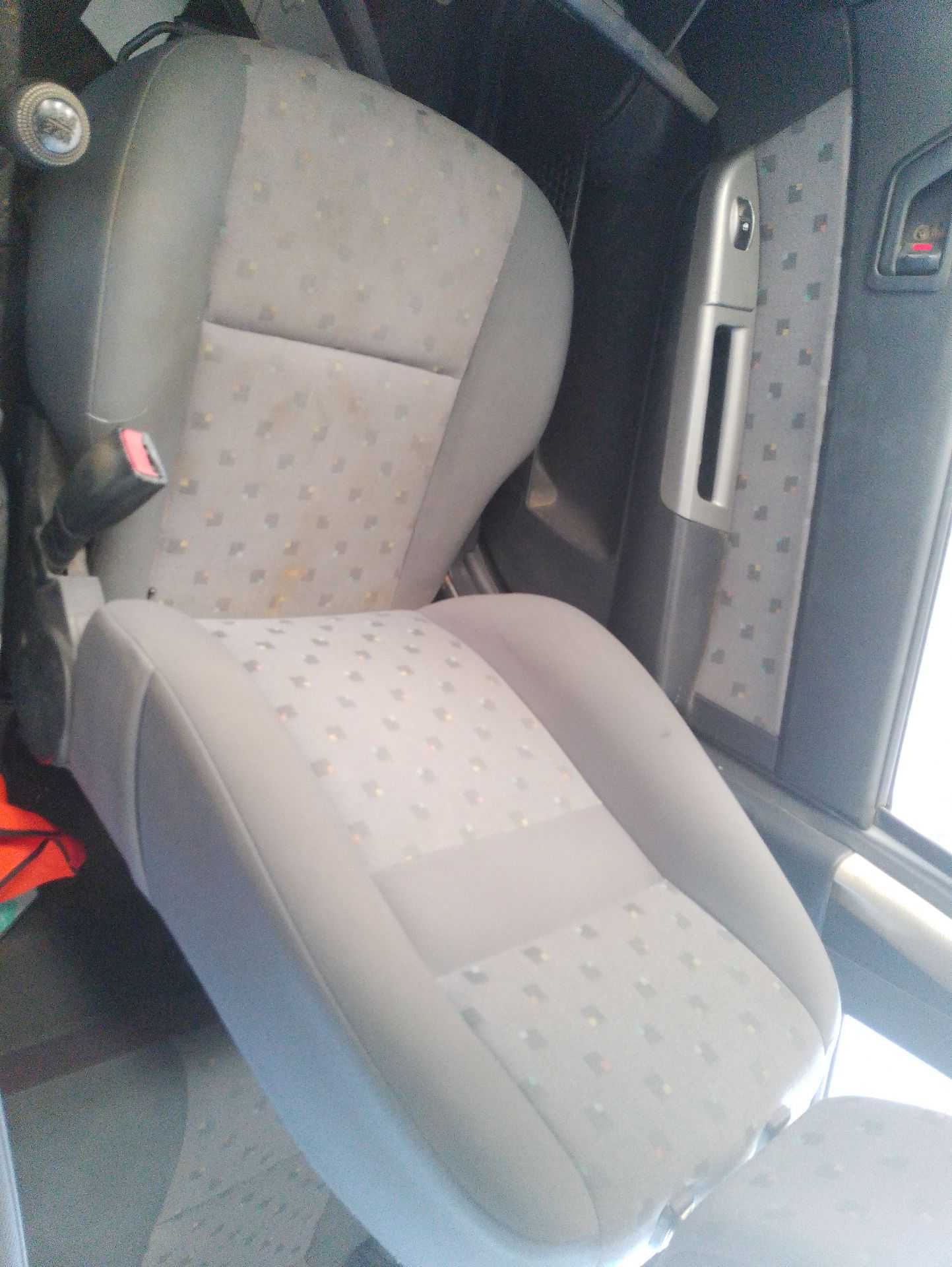 Recambio de asiento delantero derecho para hyundai getz (tb) 1.3 referencia OEM IAM   