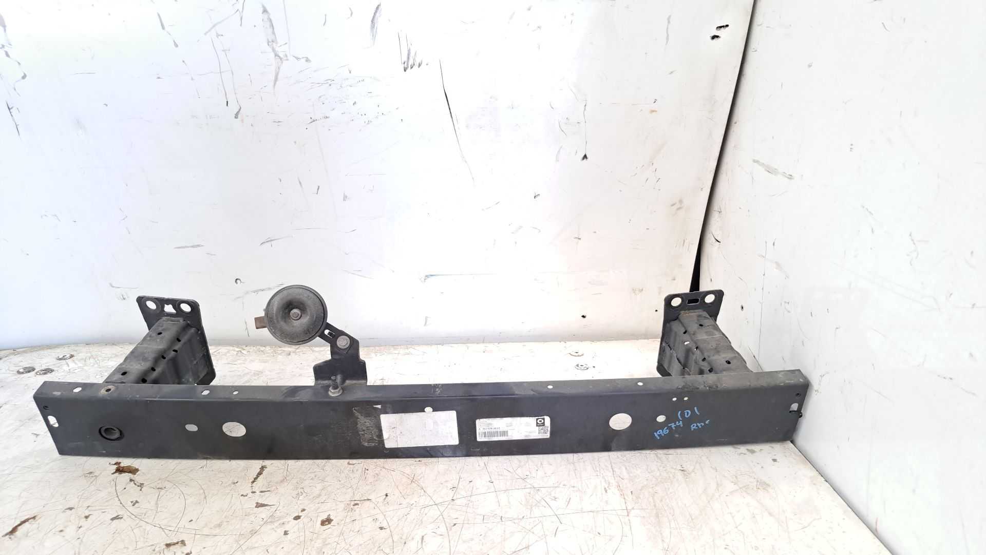 Recambio de refuerzo paragolpes delantero para smart forfour basis (52kw) (453.042) referencia OEM IAM A4536203701 A4536203801 