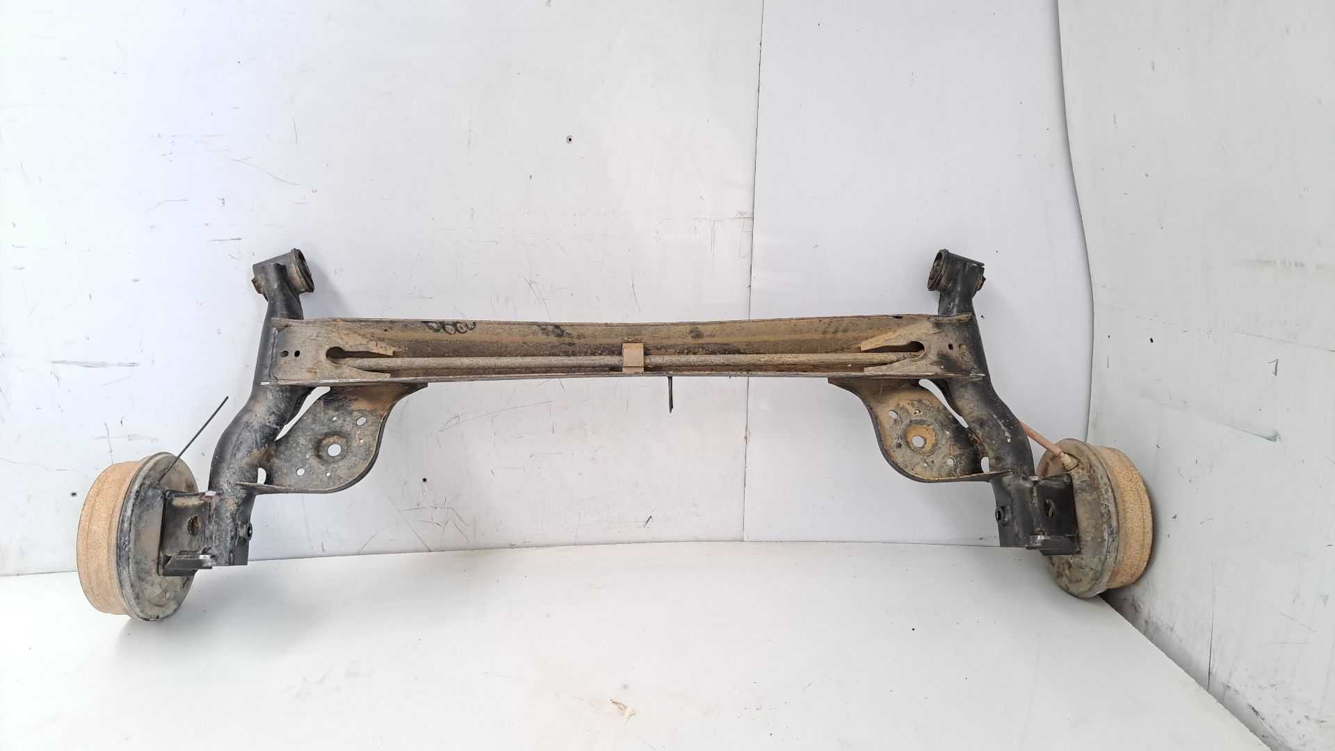 Recambio de puente trasero para dacia duster ambiance 4x2 referencia OEM IAM   