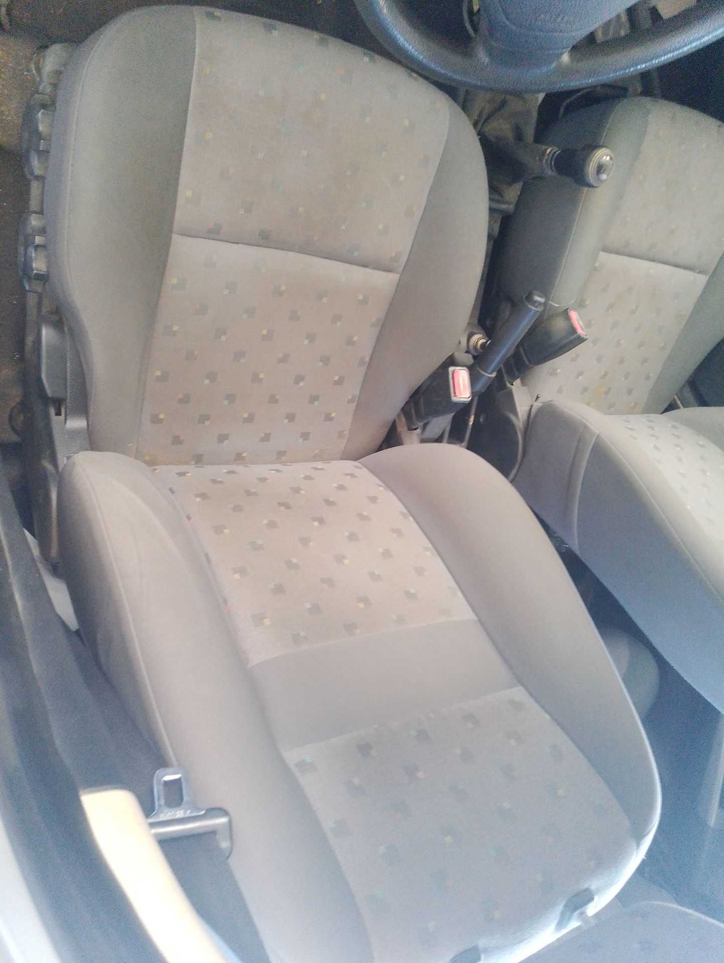 Recambio de asiento delantero izquierdo para hyundai getz (tb) 1.3 referencia OEM IAM   