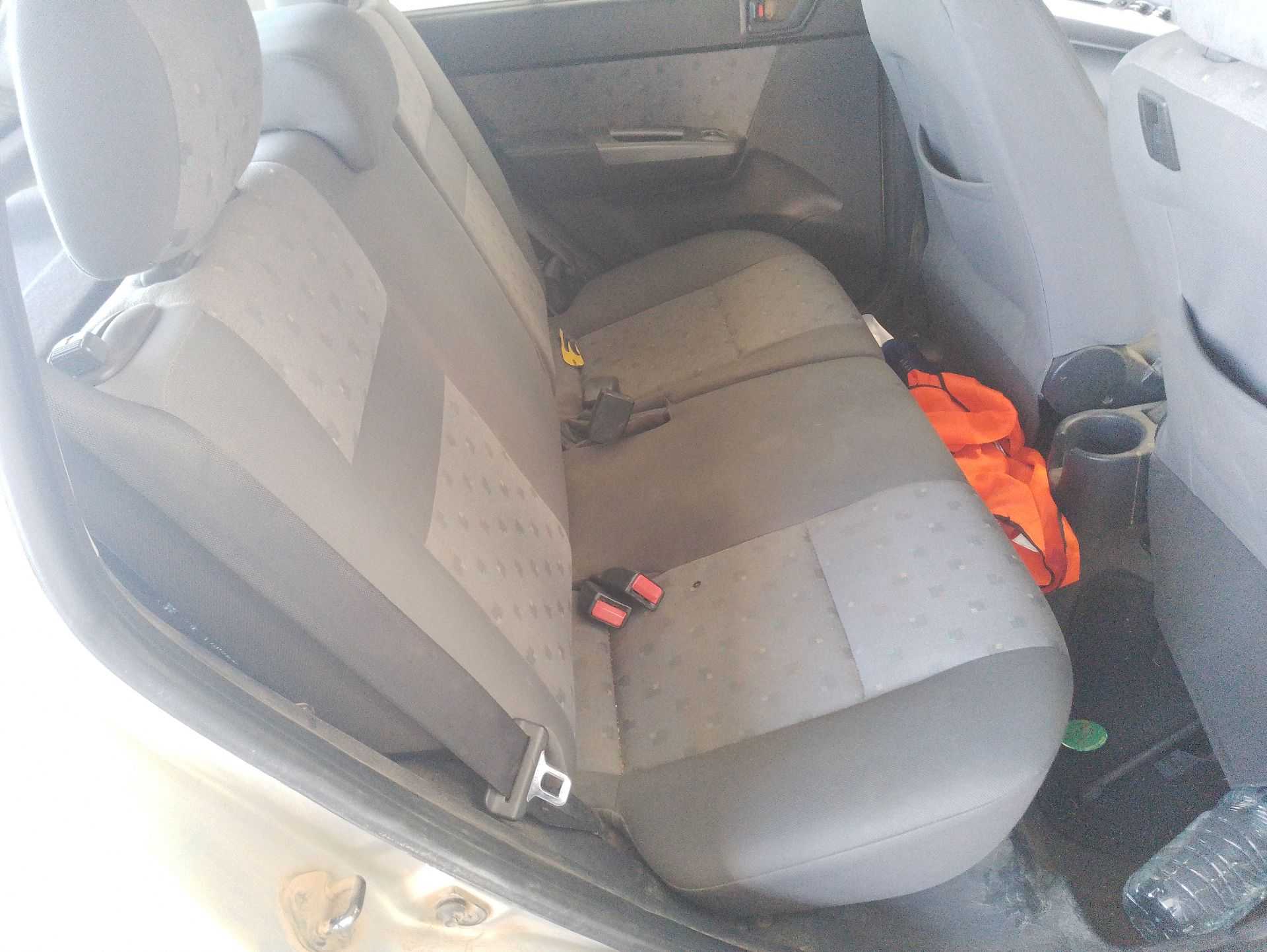 Recambio de asientos traseros para hyundai getz (tb) 1.3 referencia OEM IAM   