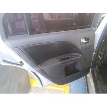 GUARNECIDO PUERTA TRASERA IZQUIERDA 