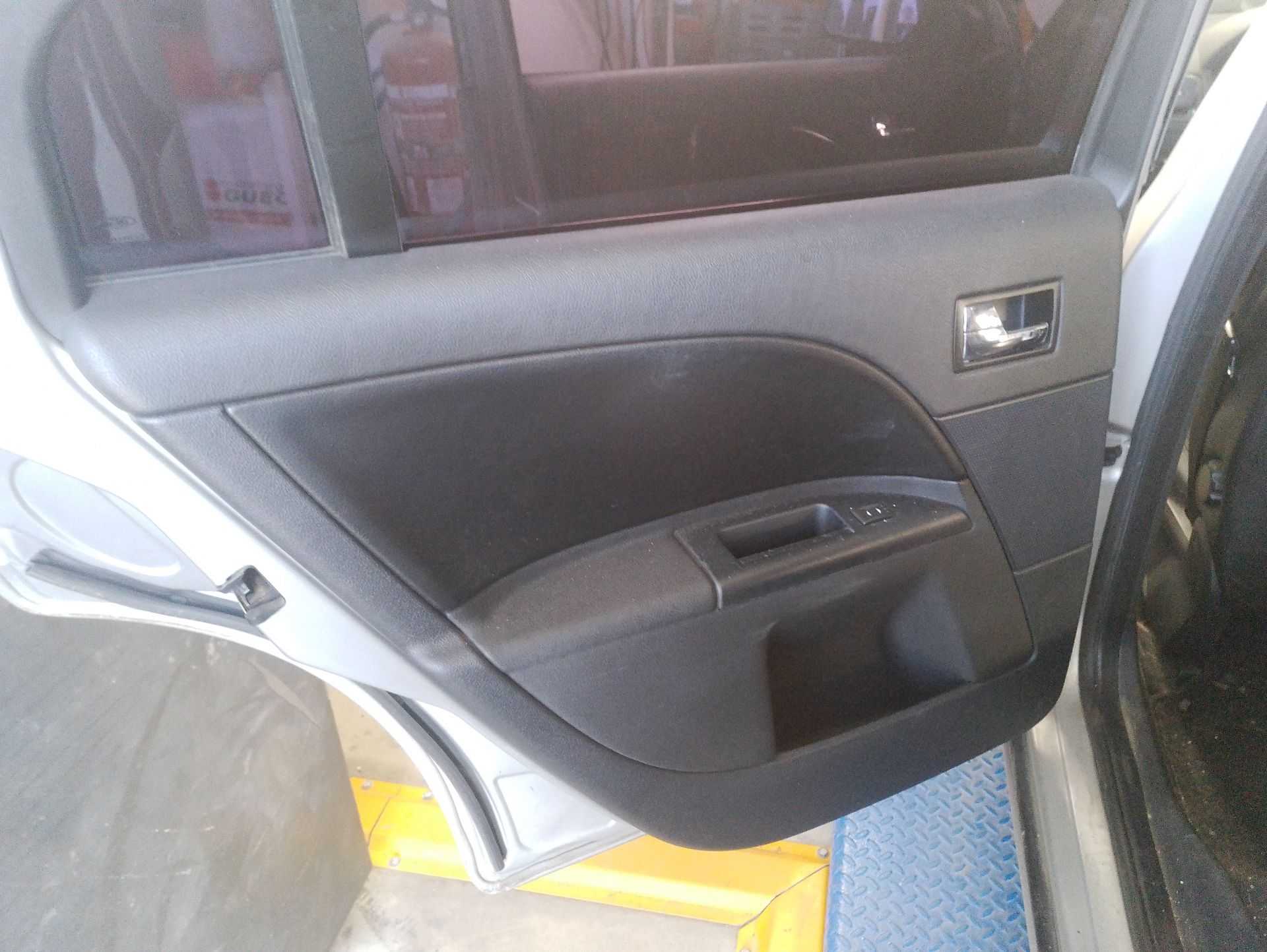 Recambio de guarnecido puerta trasera izquierda para ford mondeo iii (b5y) 2.0 tdci referencia OEM IAM   