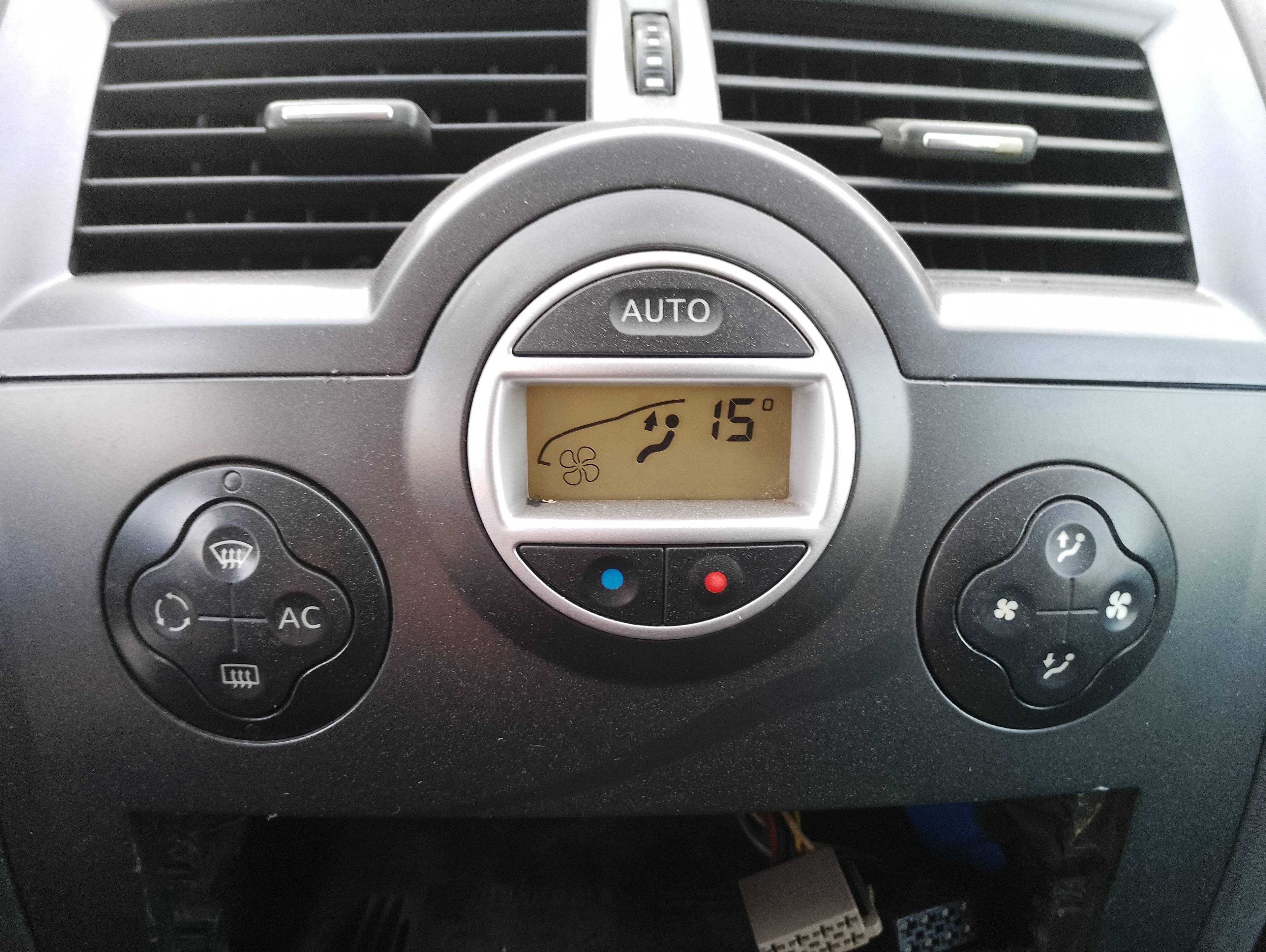 Recambio de mando climatizador para renault megane ii berlina 3p confort dynamique referencia OEM IAM   