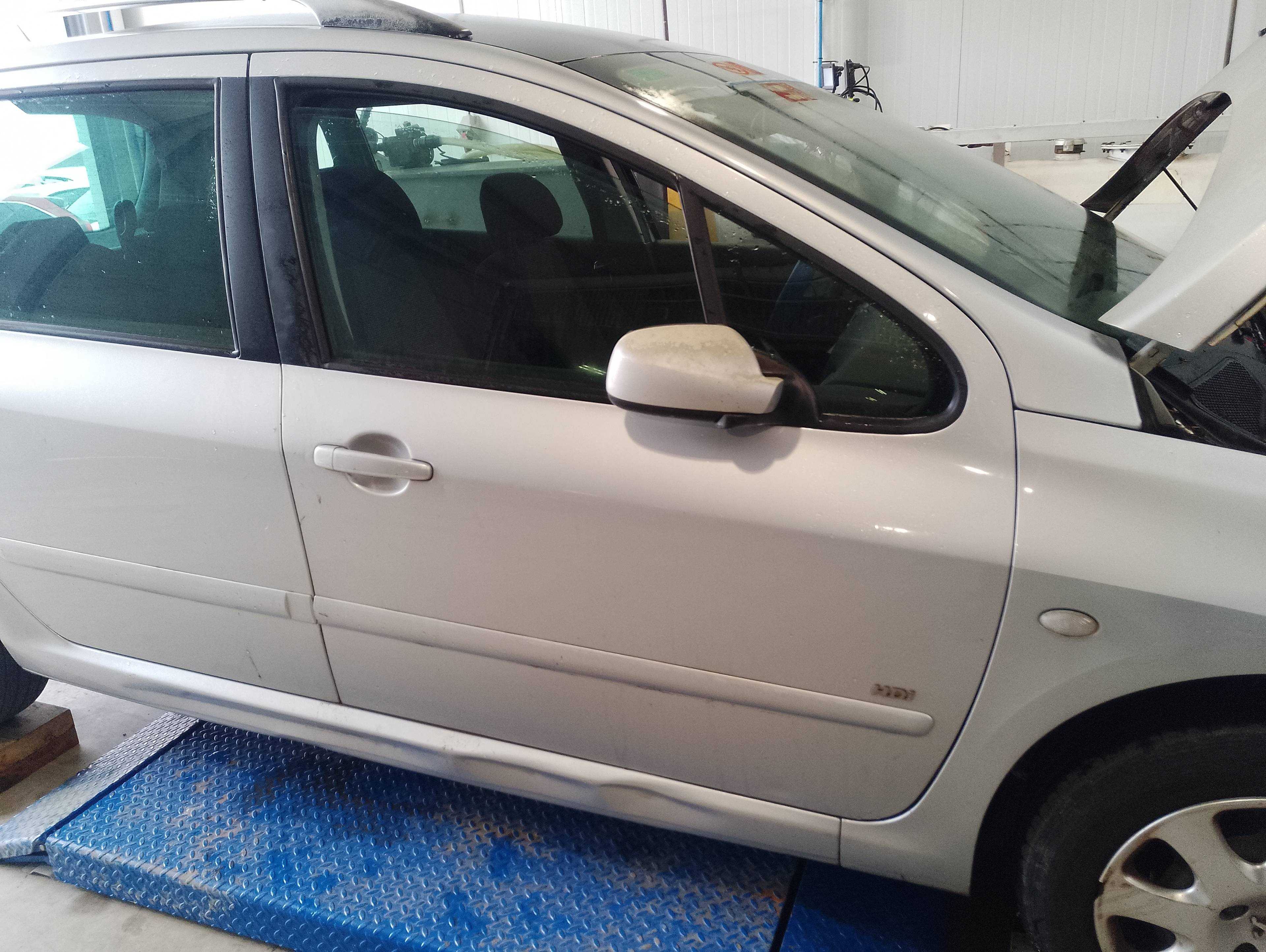 Recambio de puerta delantera derecha para peugeot 307 (s1) xr referencia OEM IAM   