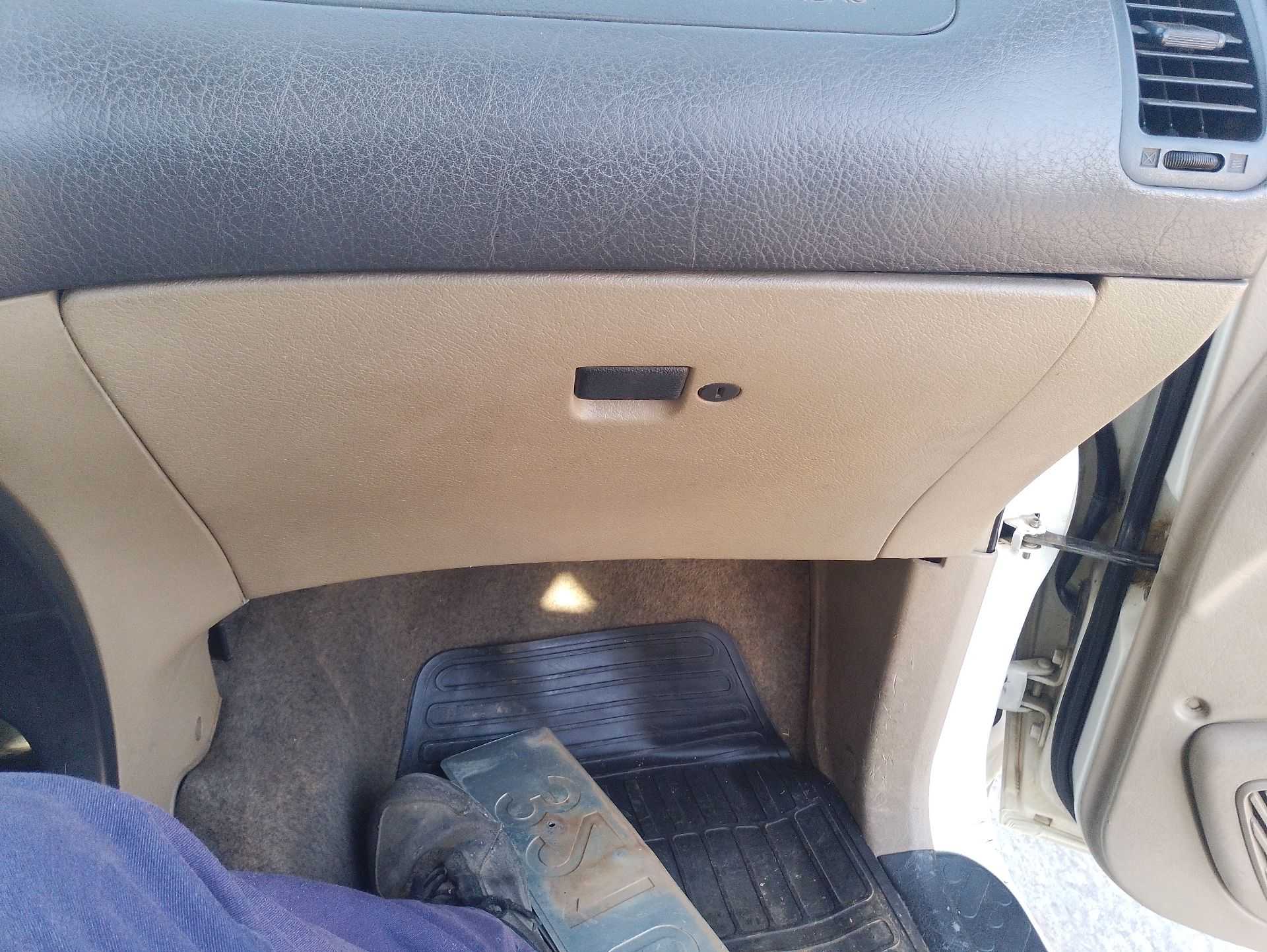 Recambio de guantera para nissan terrano ii (r20) 2.7 tdi 4wd referencia OEM IAM 685000F001  