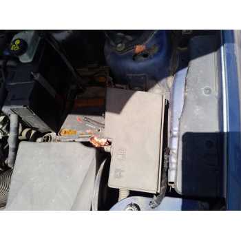 CAJA RELES / FUSIBLES 