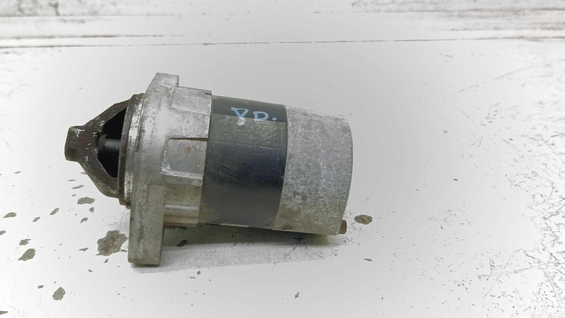 Recambio de motores de arranque para nissan note (e11e) acenta referencia OEM IAM 233001F77B  