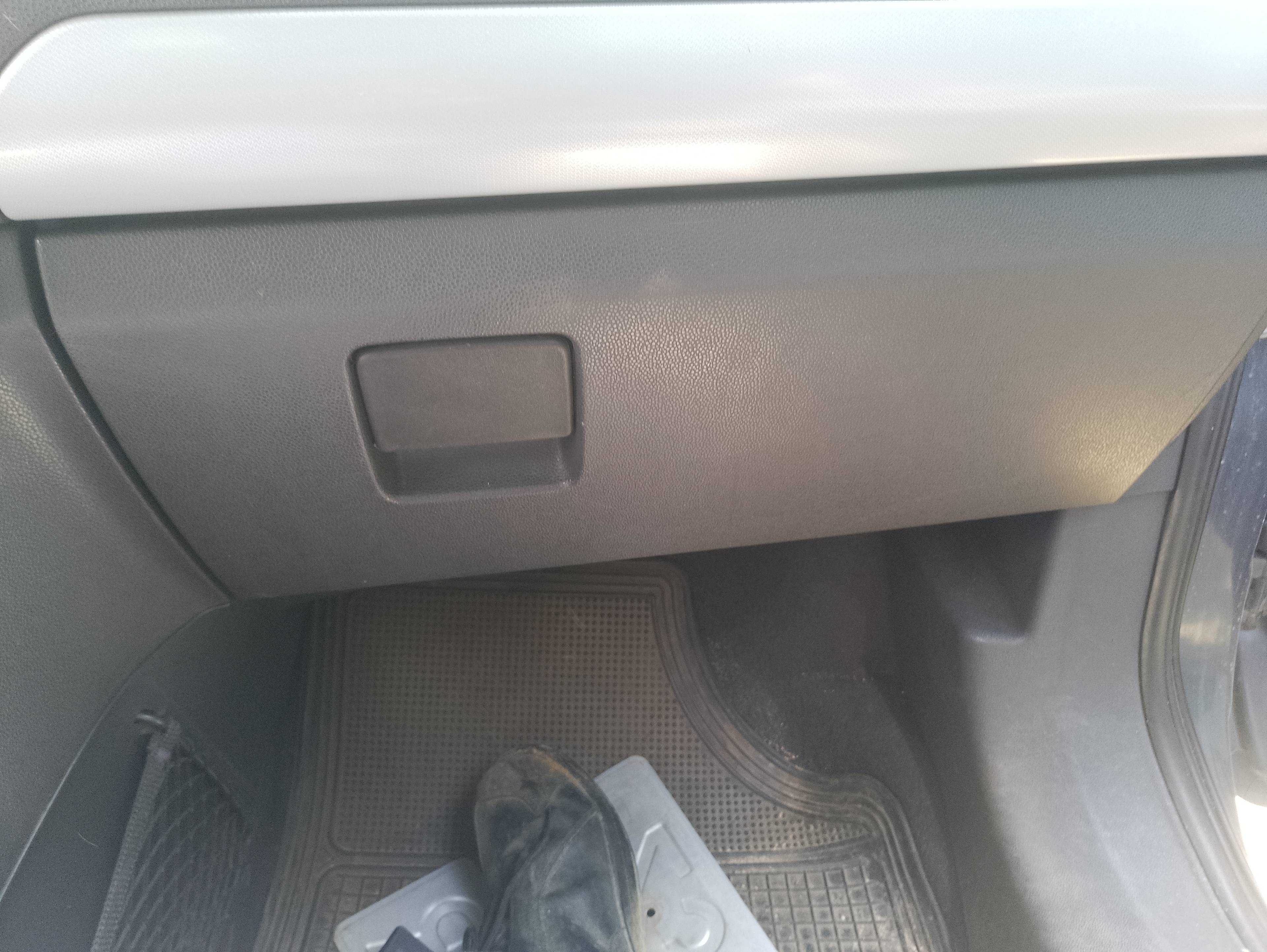 Recambio de guantera para opel zafira b cosmo referencia OEM IAM   