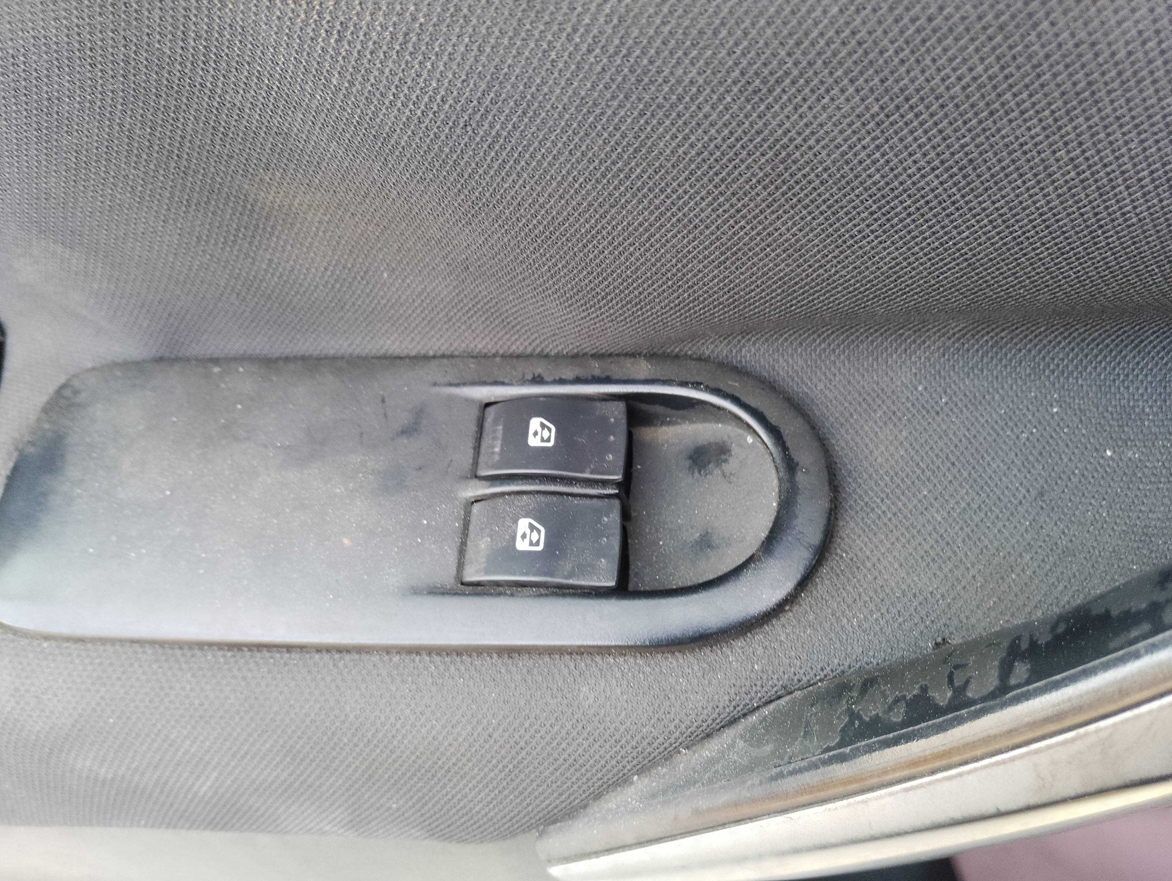 Recambio de mando elevalunas delantero izquierdo para renault megane ii berlina 3p confort dynamique referencia OEM IAM   