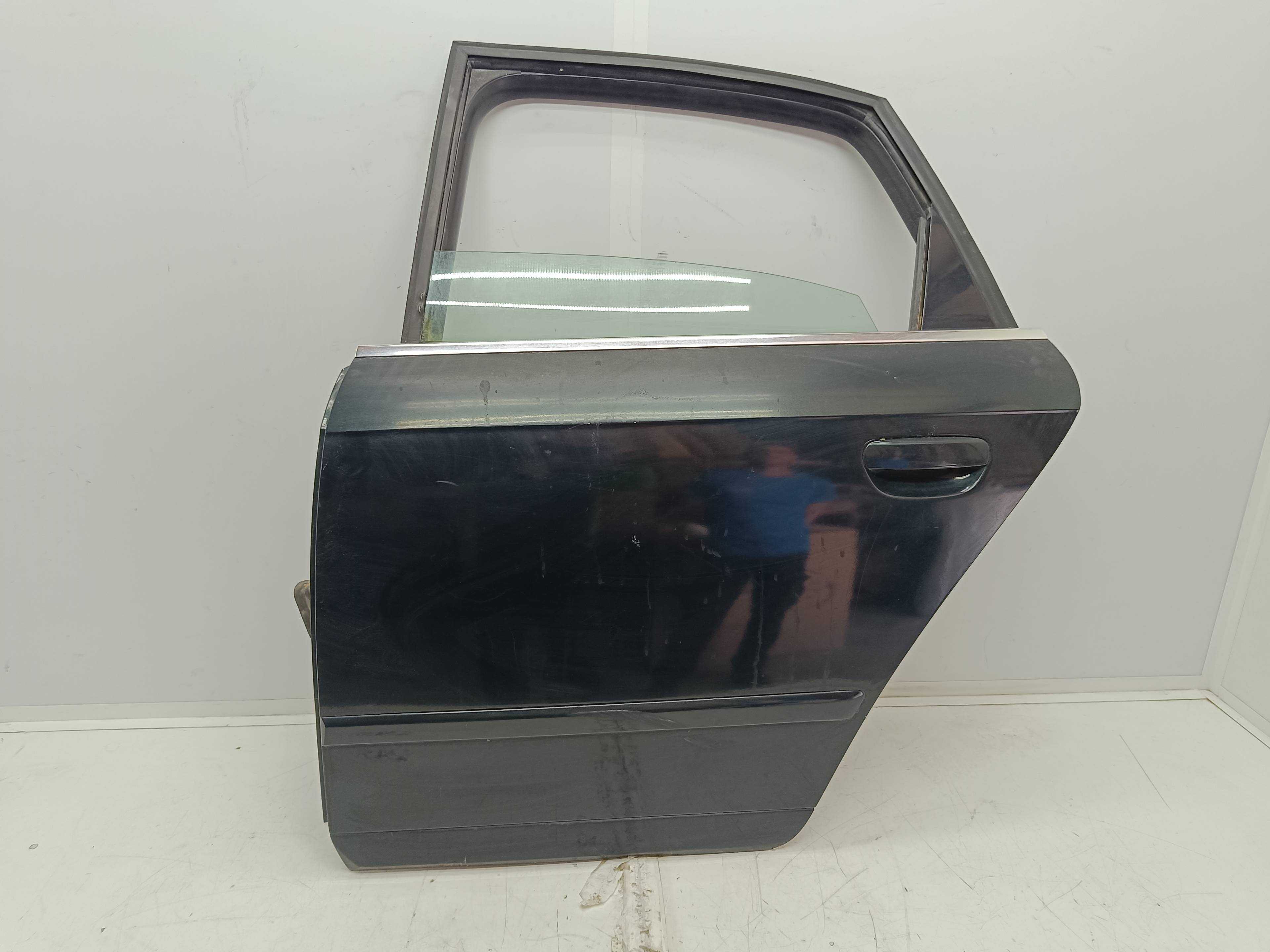 Recambio de puerta trasera izquierda para audi a4 berlina (8e) 2.0 tdi 16v (103kw) referencia OEM IAM   