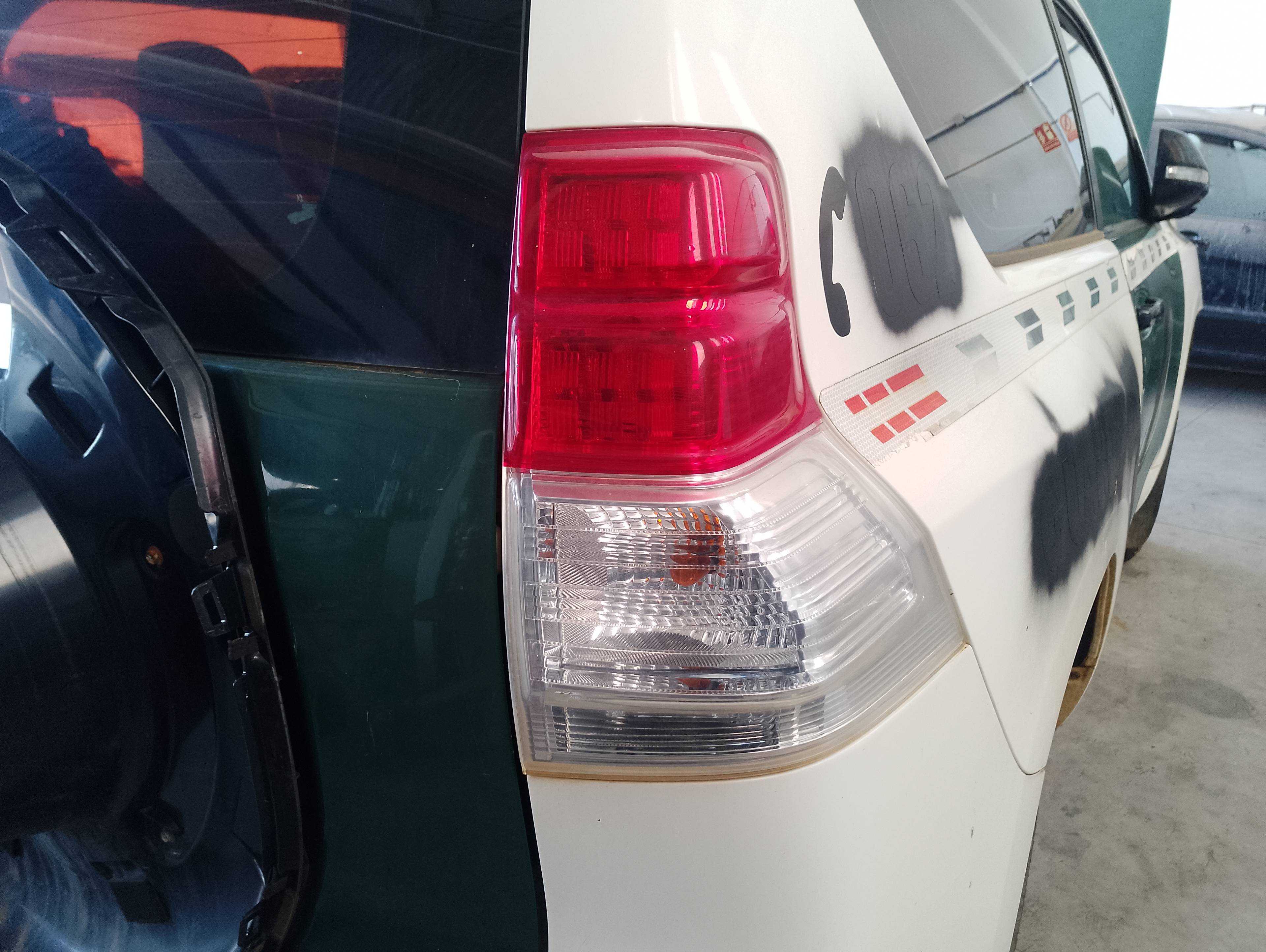Recambio de piloto trasero derecho para toyota land cruiser (j15) referencia OEM IAM   