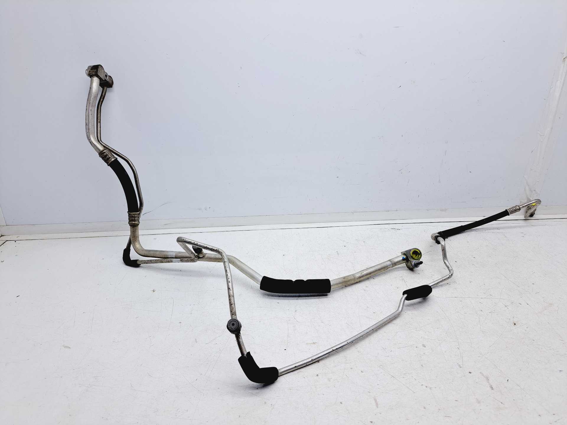 Recambio de tubos aire acondicionado para opel insignia berlina selective referencia OEM IAM 39028239 367932287 