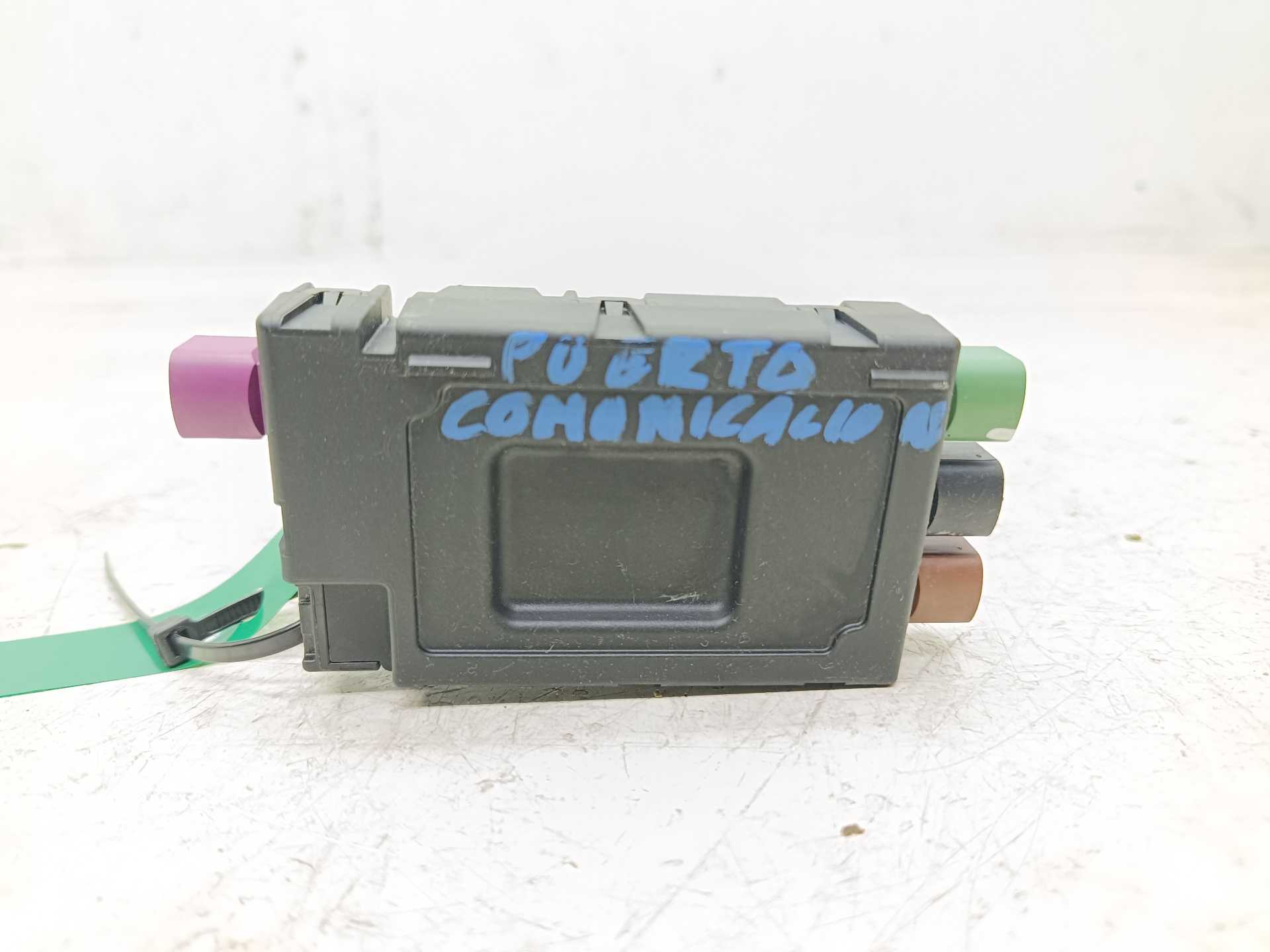 Recambio de centralita puerto comunicaciones para volkswagen t-roc advance r-line referencia OEM IAM 5G0035953D  