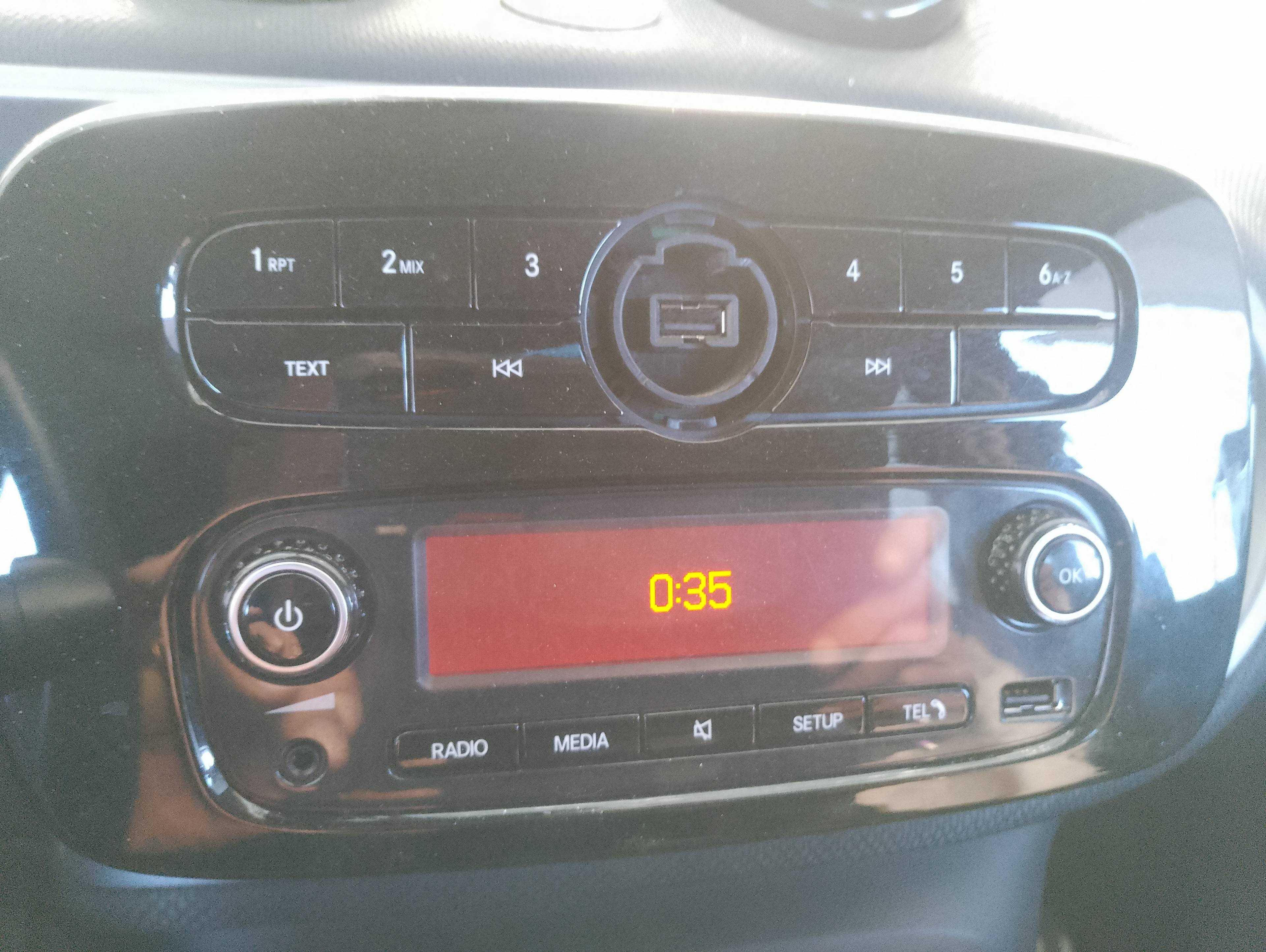 Recambio de sistema audio / radio cd para smart forfour basis (52kw) (453.042) referencia OEM IAM A4539008502 281158922R 