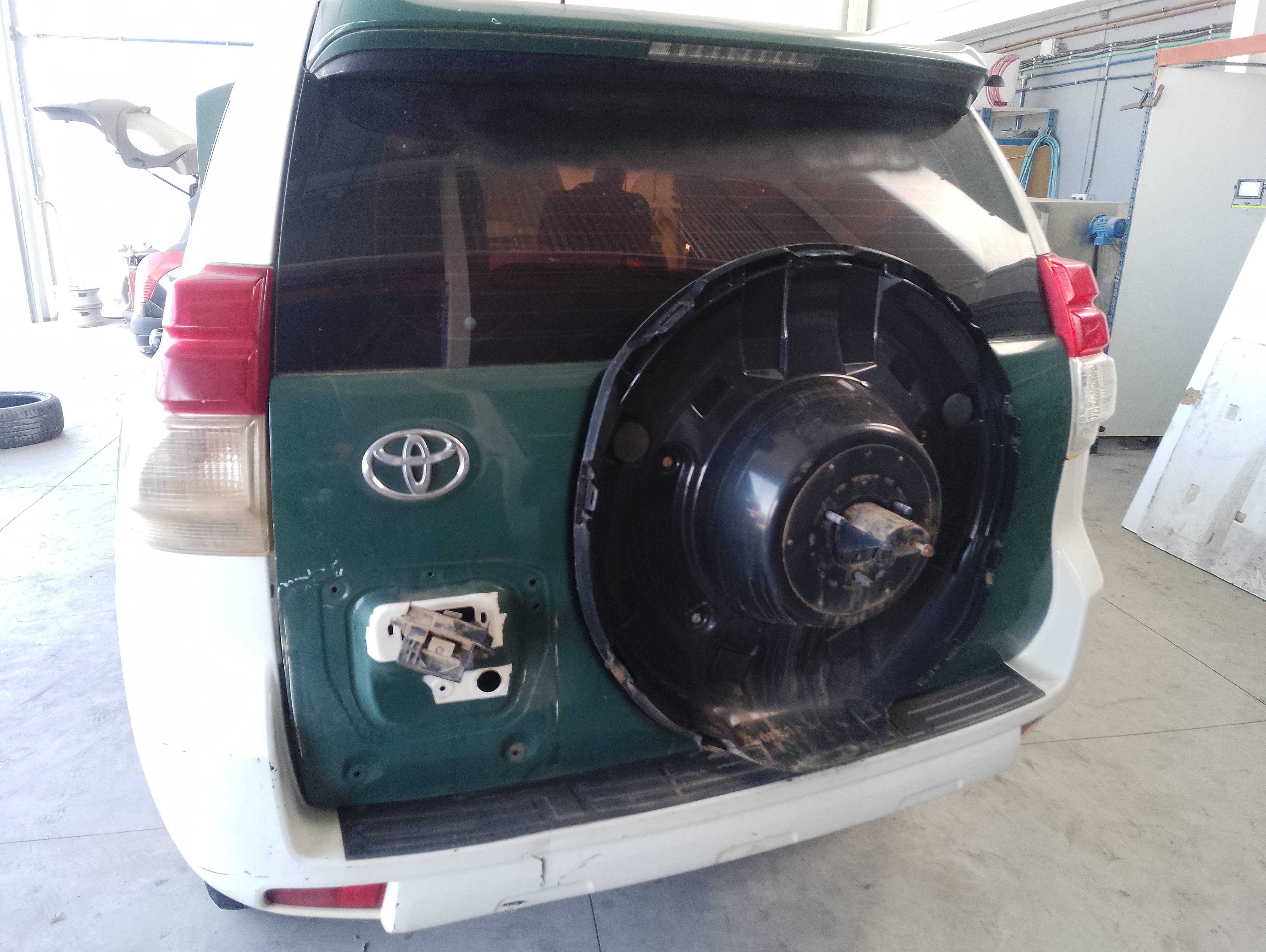 Recambio de porton trasero para toyota land cruiser (j15) referencia OEM IAM   