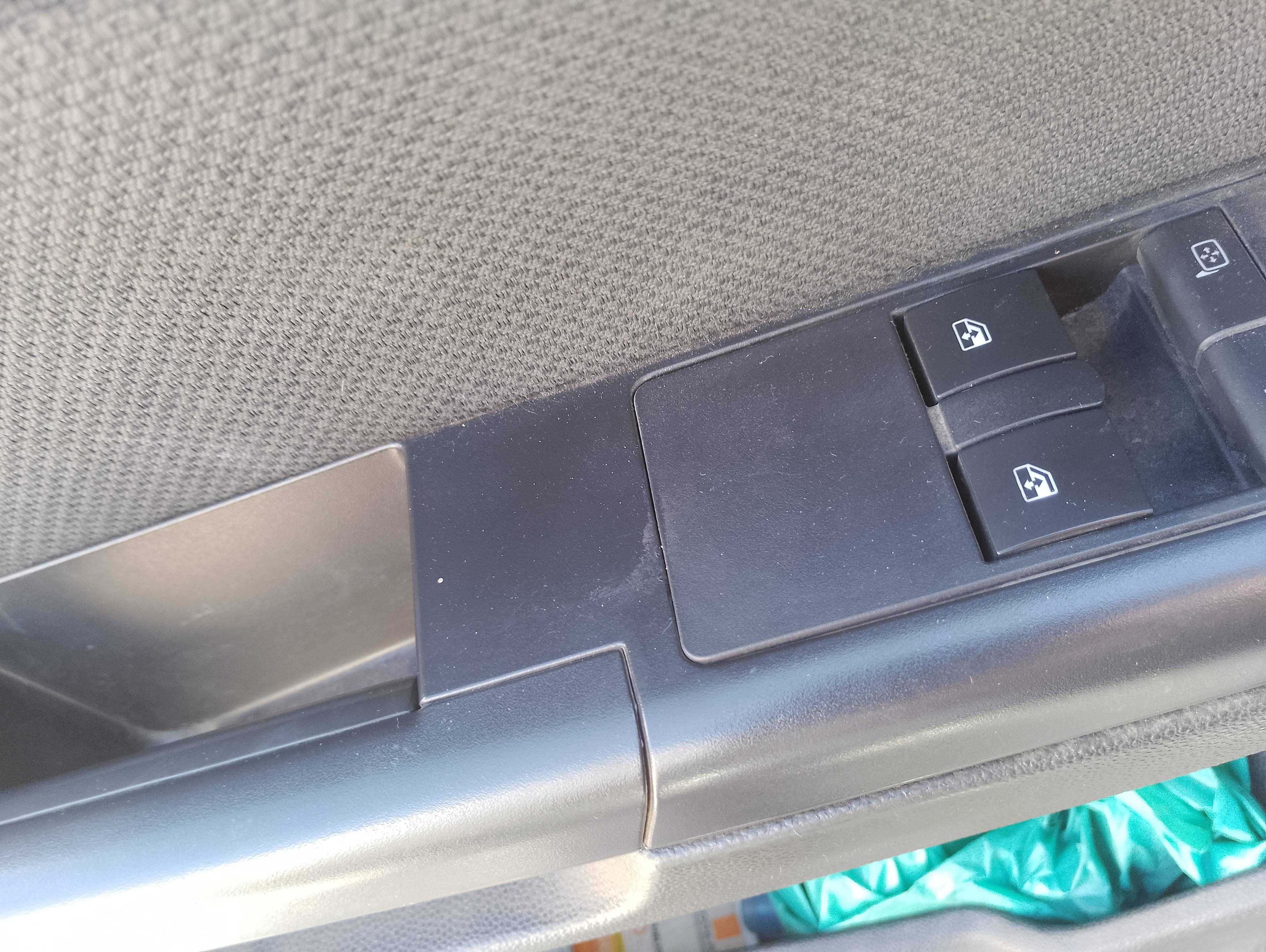 Recambio de mando elevalunas delantero izquierdo para opel astra h berlina cosmo referencia OEM IAM   