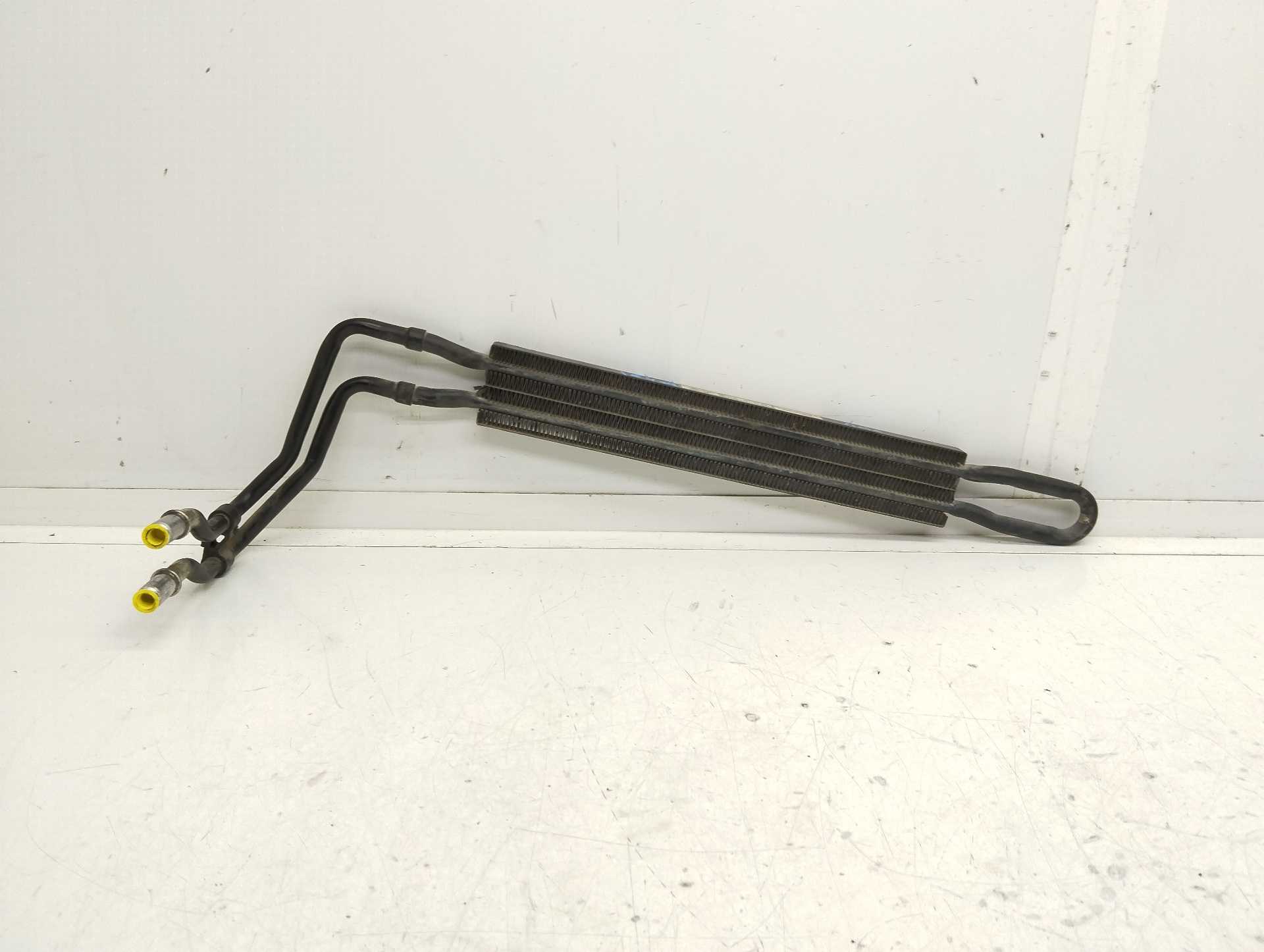 Recambio de radiador aceite para bmw x3 (e83) 2.0d referencia OEM IAM 32262711711  