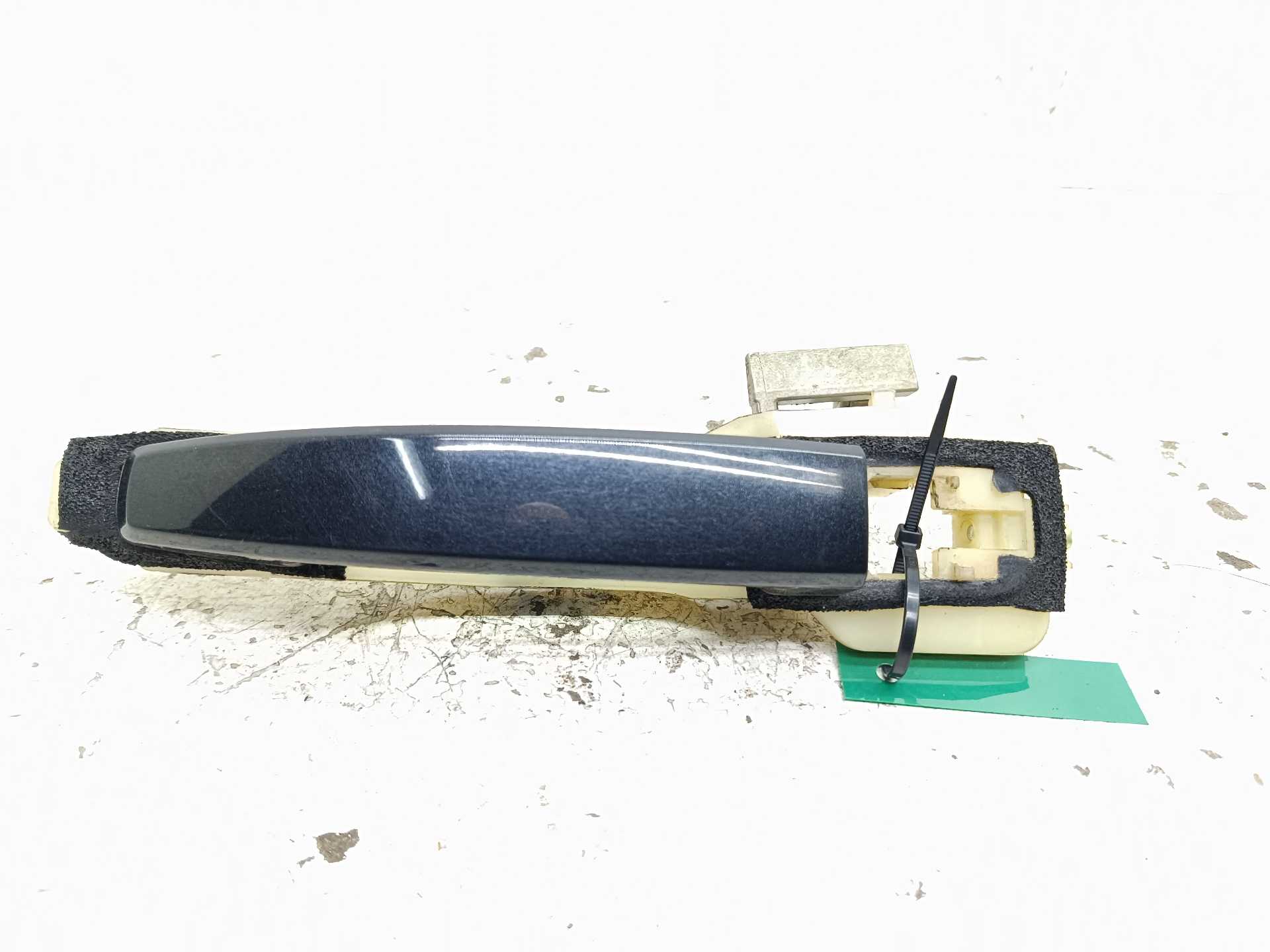 Recambio de maneta exterior delantera izquierda para chevrolet captiva 2.4 ls referencia OEM IAM   