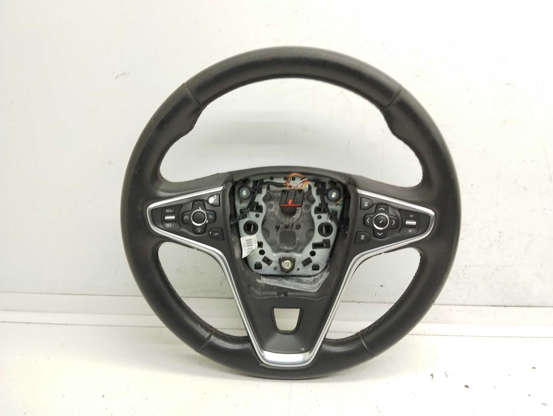 Recambio de volante para opel insignia berlina selective referencia OEM IAM 39016158  