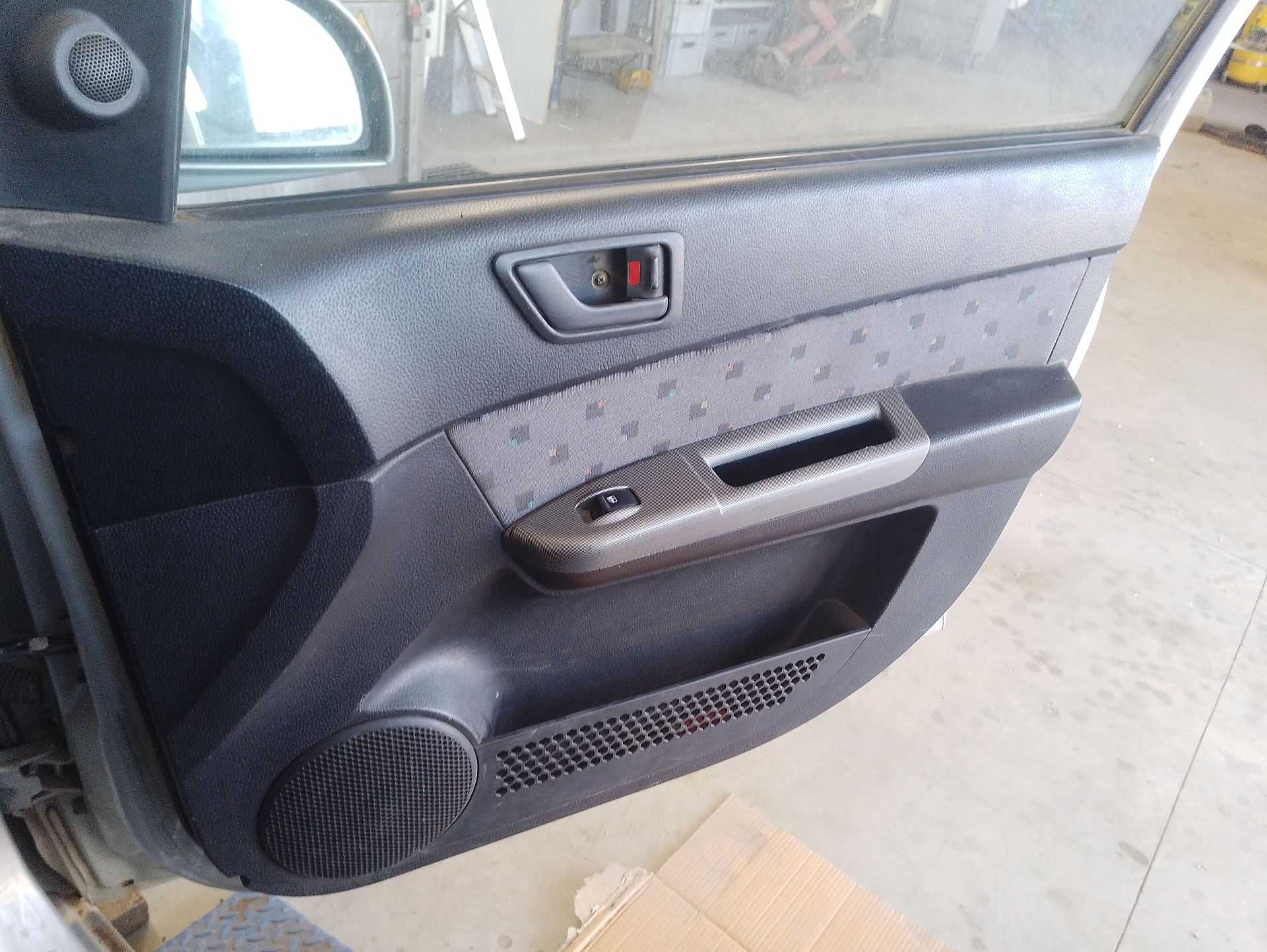 Recambio de guarnecido puerta delantera derecha para hyundai getz (tb) 1.3 referencia OEM IAM   