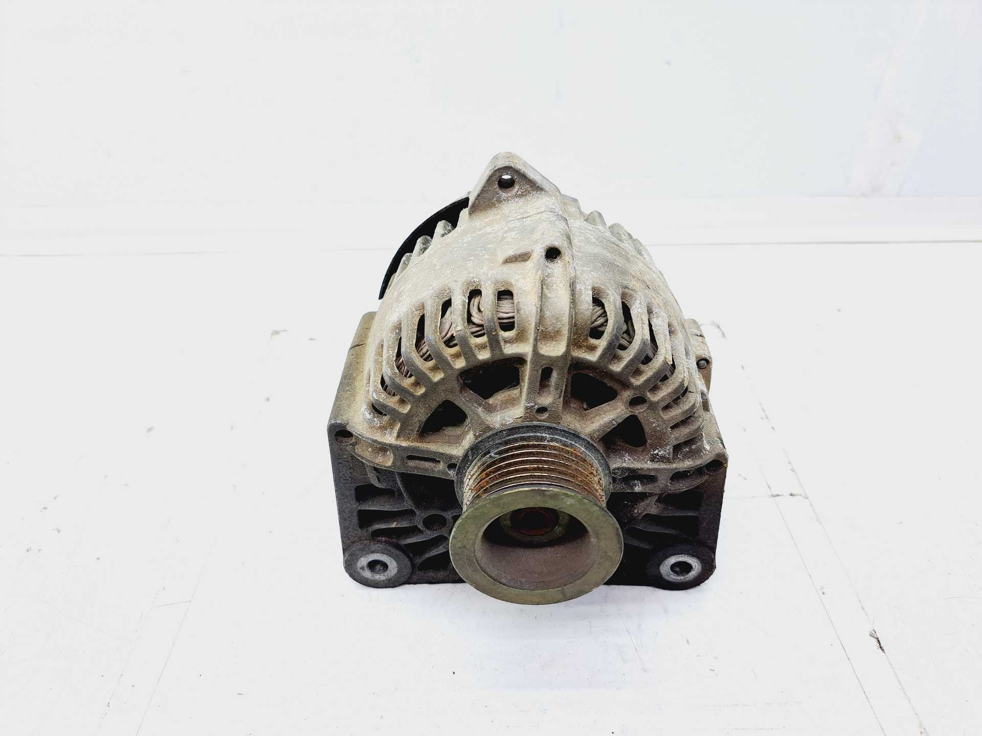 Recambio de alternador para renault megane ii berlina 3p confort authentique referencia OEM IAM 8200290215 2542818B VALEO
