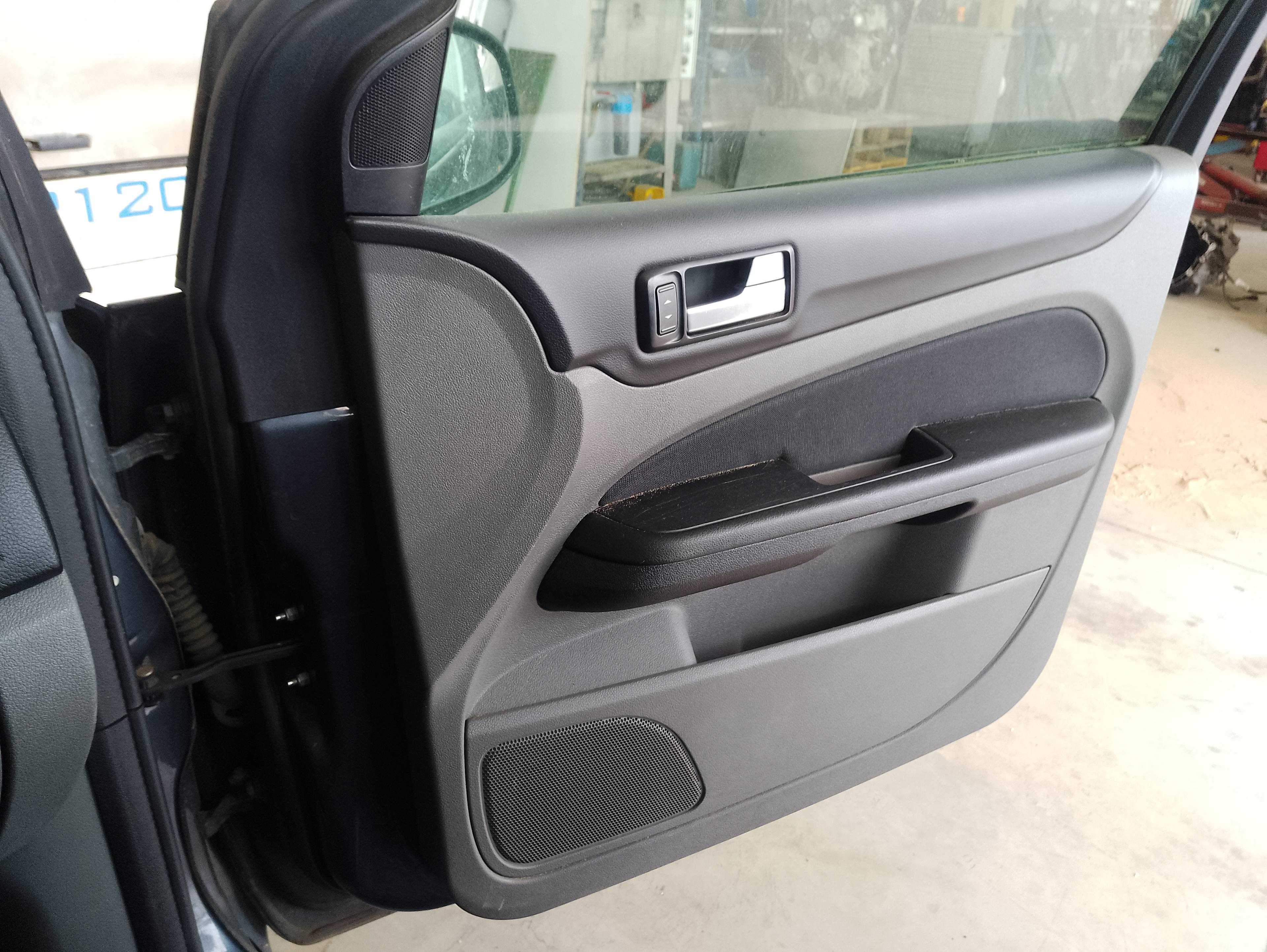 Recambio de guarnecido puerta delantera derecha para ford focus berlina (cap) ambiente (d) referencia OEM IAM   