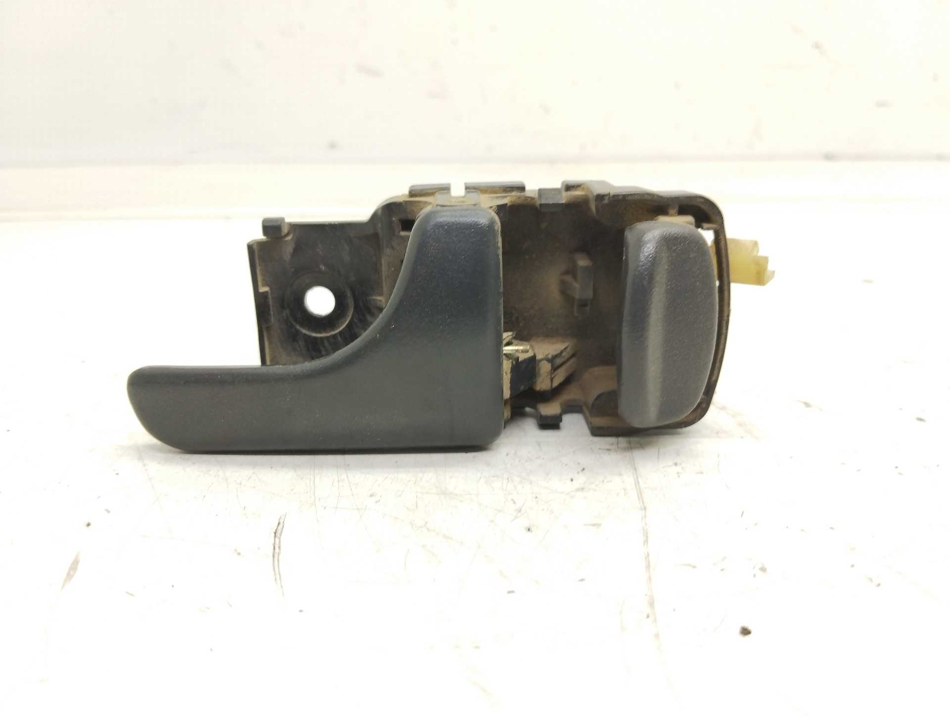 Recambio de maneta interior delantera derecha para nissan terrano/terrano.ii (r20) aventura referencia OEM IAM   