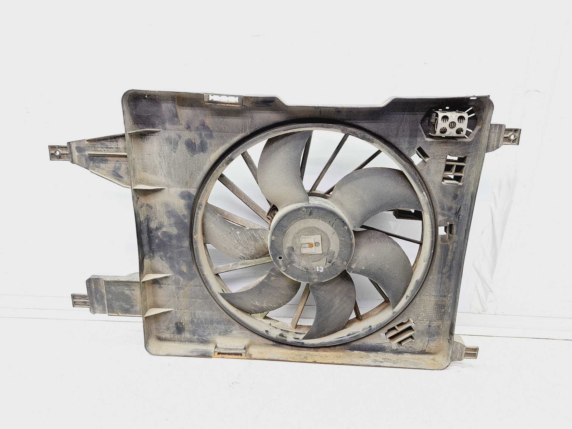 Recambio de electroventilador para renault megane ii berlina 3p confort authentique referencia OEM IAM 8200151464 5020212 GATE