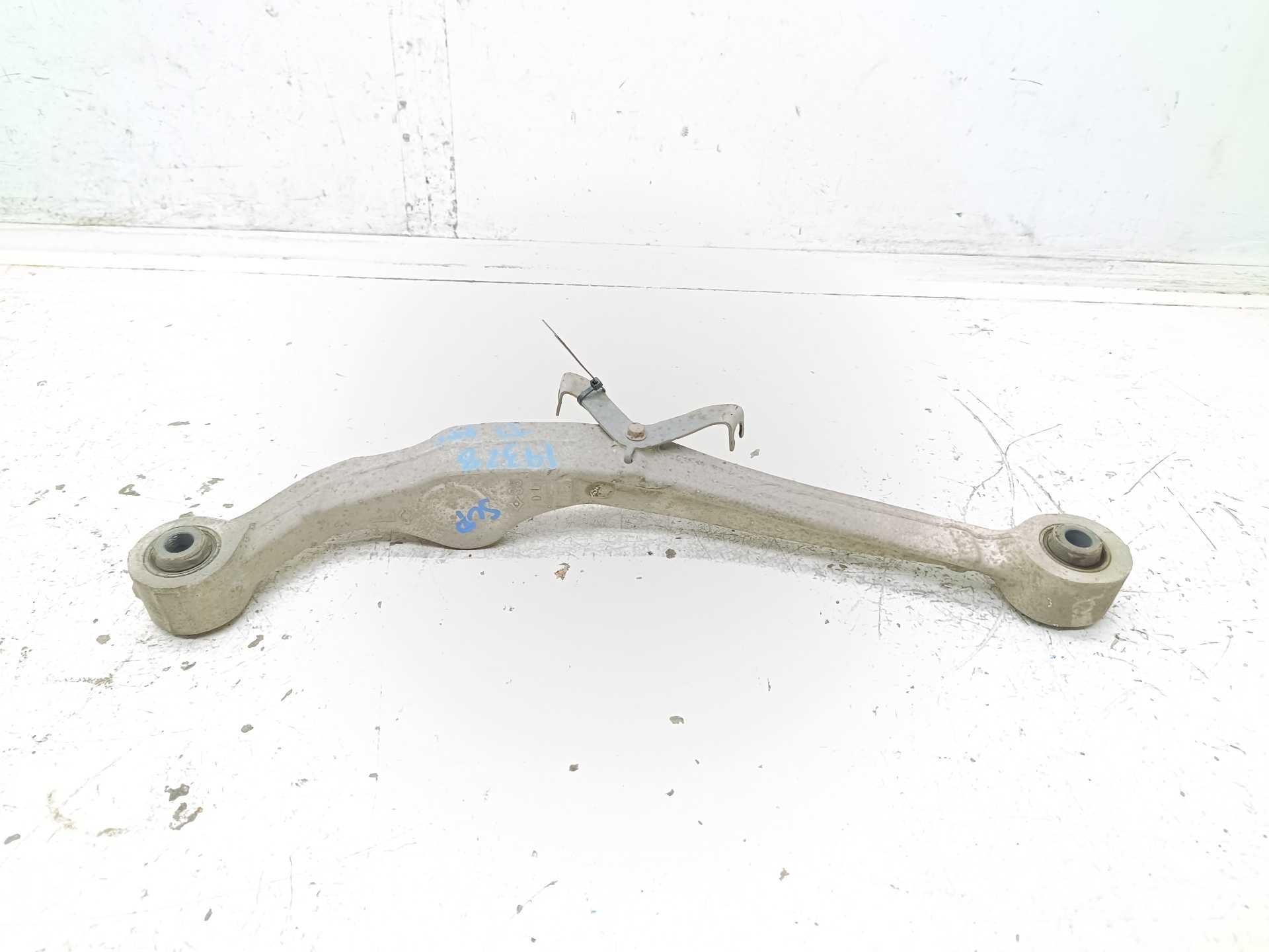 Recambio de brazo suspension superior trasero izquierdo para renault koleos bose edition referencia OEM IAM   