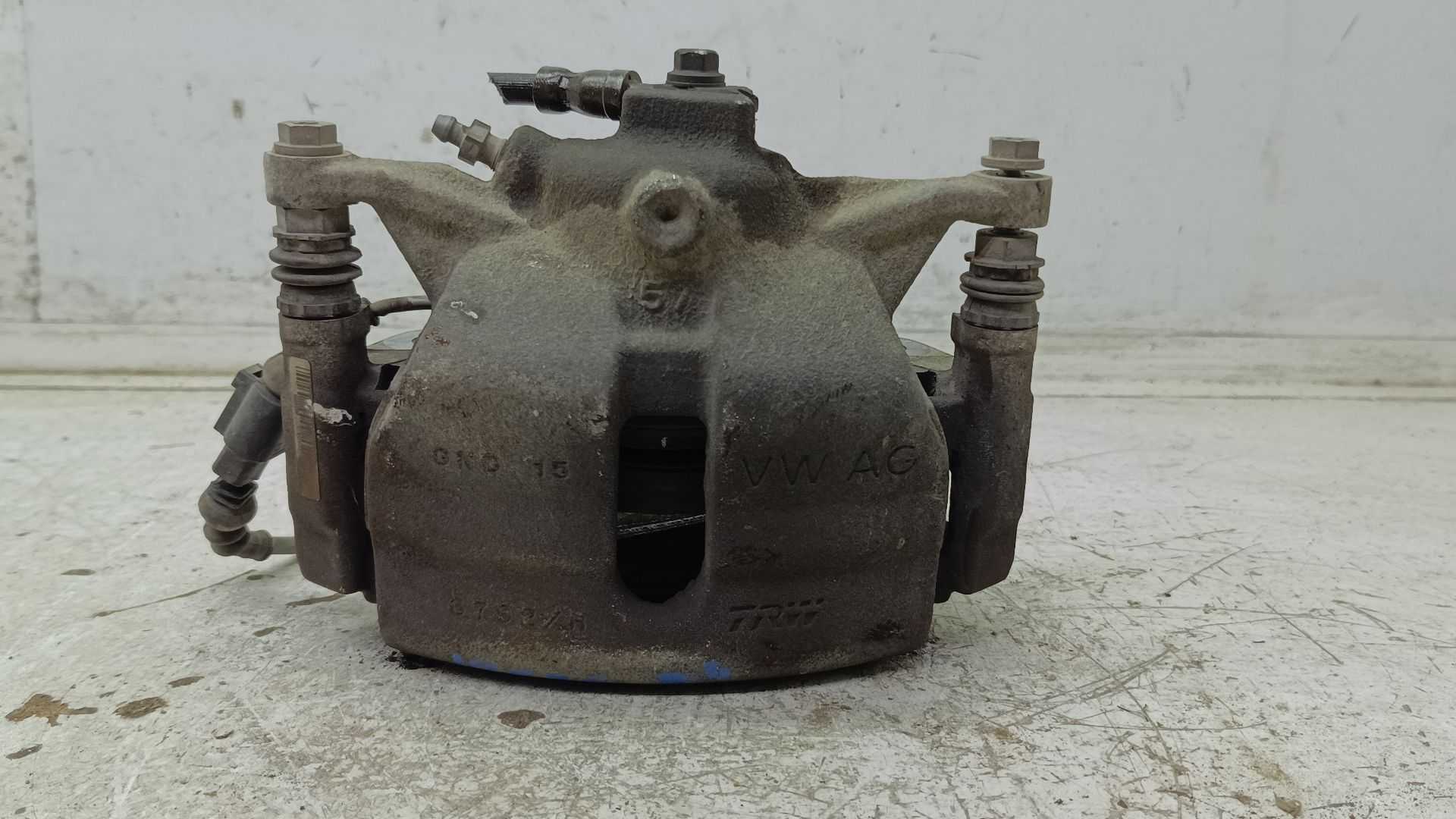 Recambio de pinza de freno delantera derecha para volkswagen t-roc advance r-line referencia OEM IAM 6792 TRW  