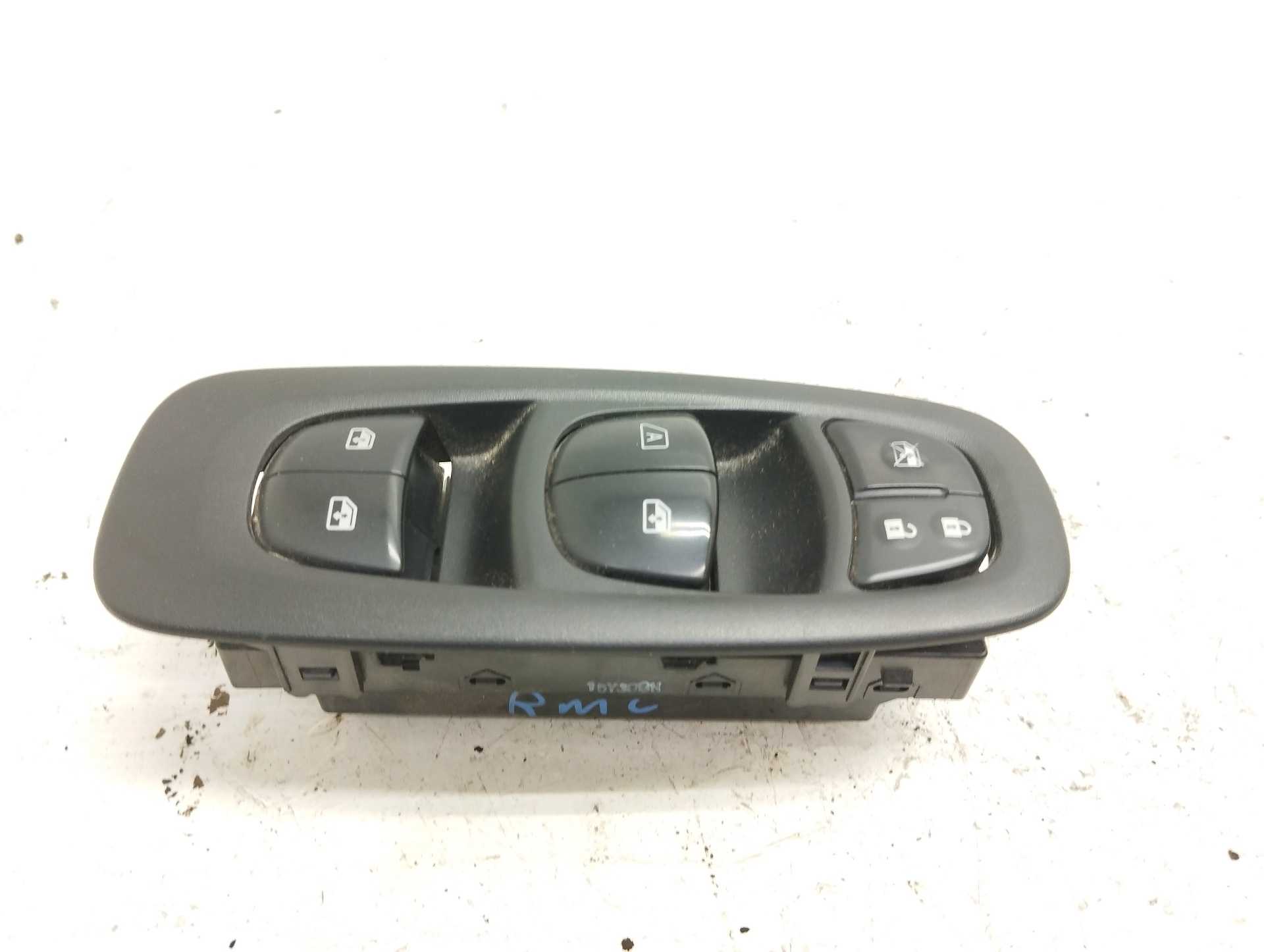 Recambio de mando elevalunas delantero izquierdo para renault kadjar bose edition referencia OEM IAM 1576690000 254011766R 