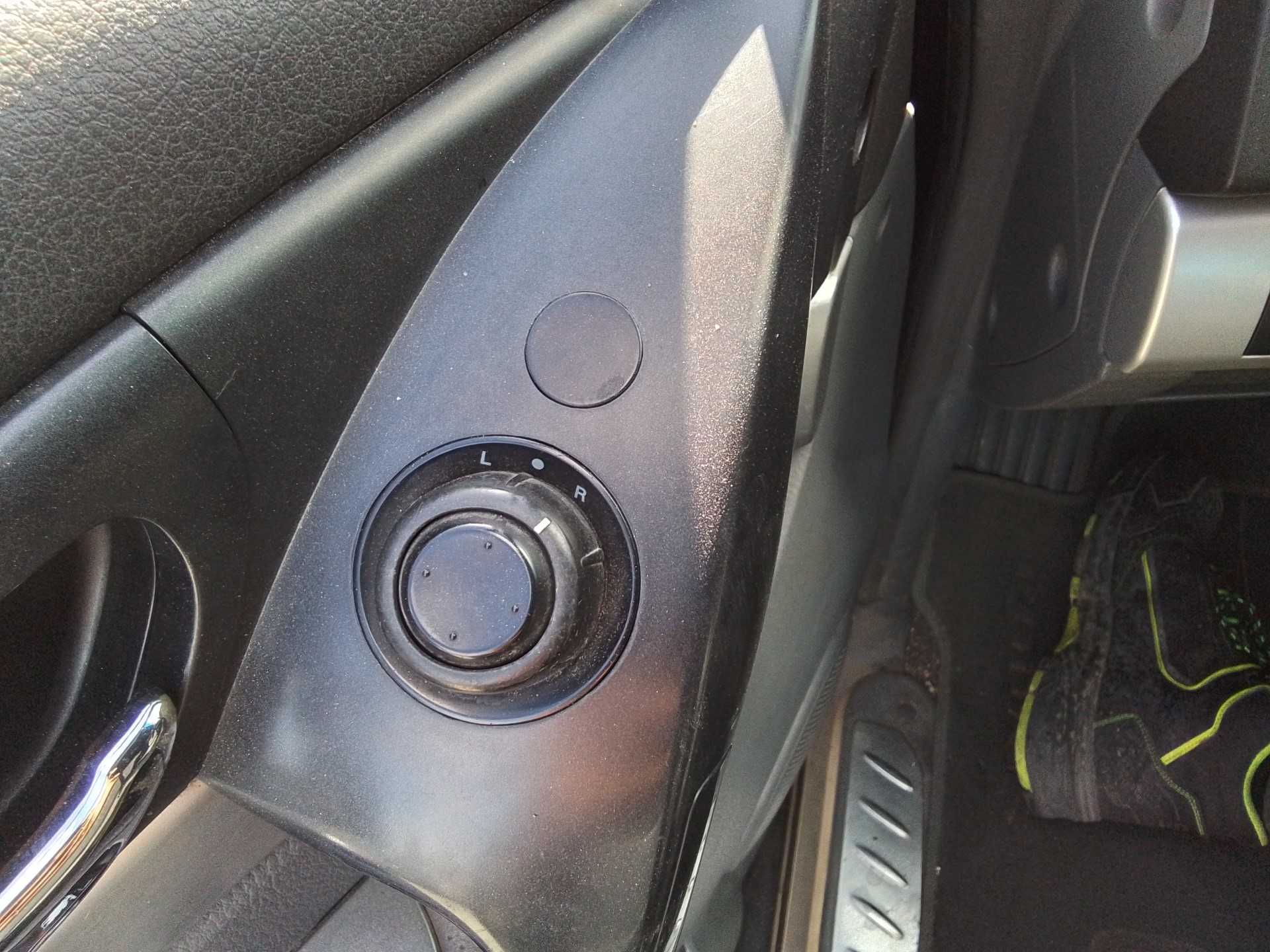 Recambio de mando retrovisor para ssangyong rodius xdi referencia OEM IAM   