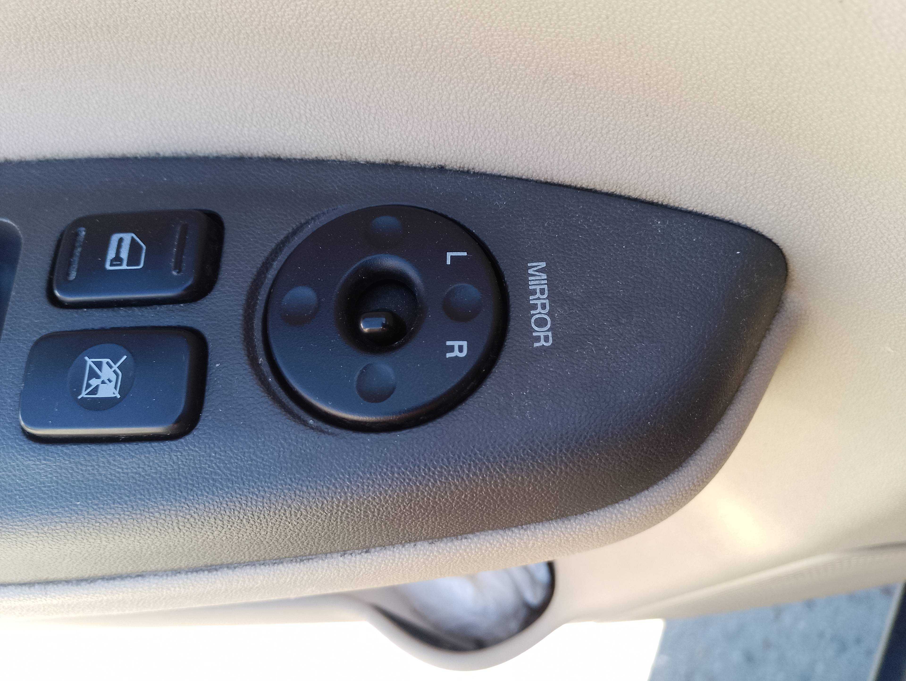 Recambio de mando retrovisor para hyundai accent (mc) gl referencia OEM IAM   