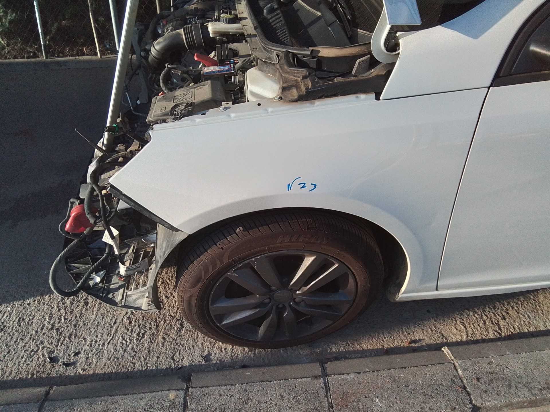 Recambio de aleta delantera izquierda para peugeot 308 active referencia OEM IAM   