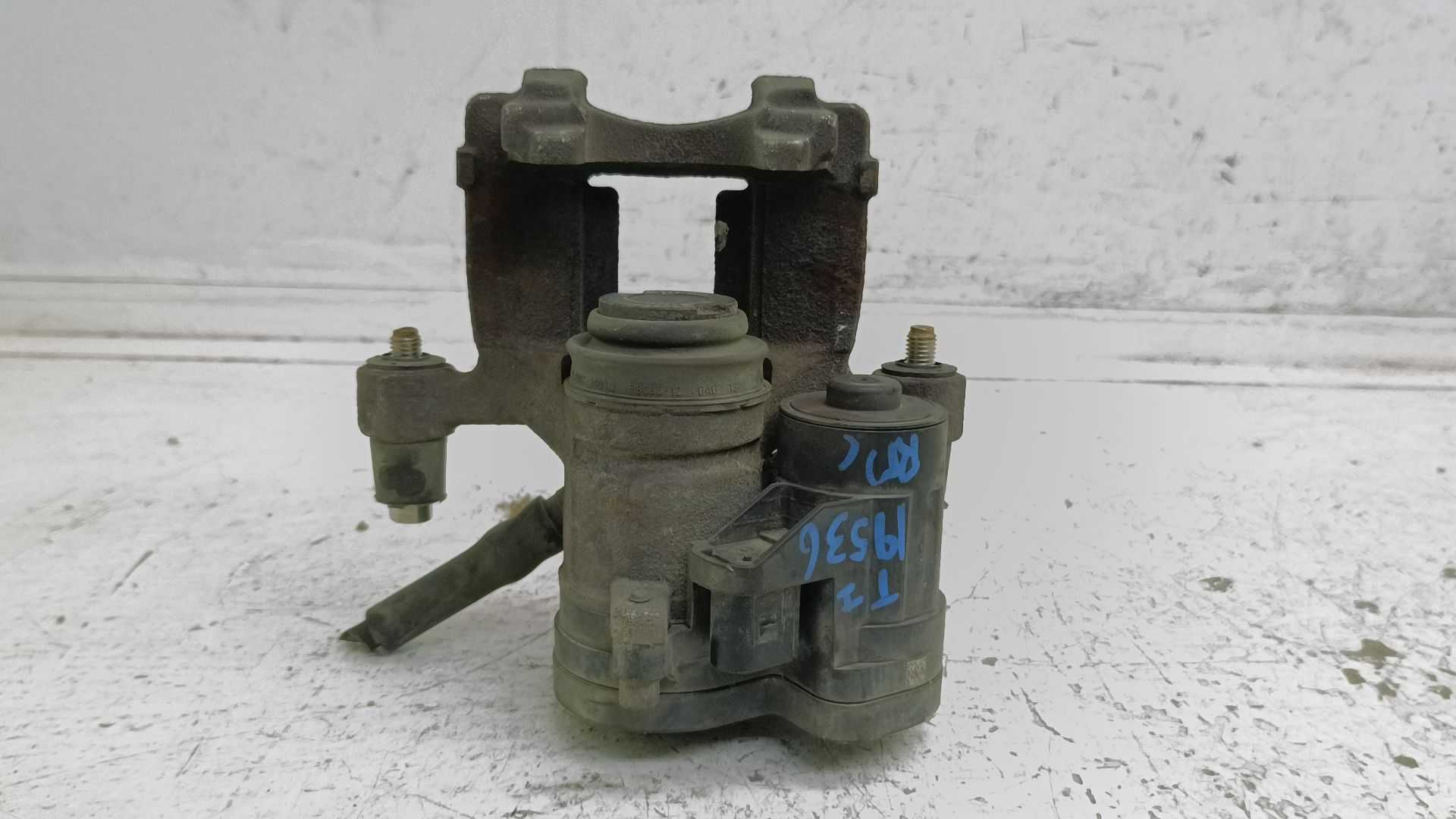 Recambio de pinza de freno trasera izquierda para volkswagen t-roc advance r-line referencia OEM IAM 5Q0615405  